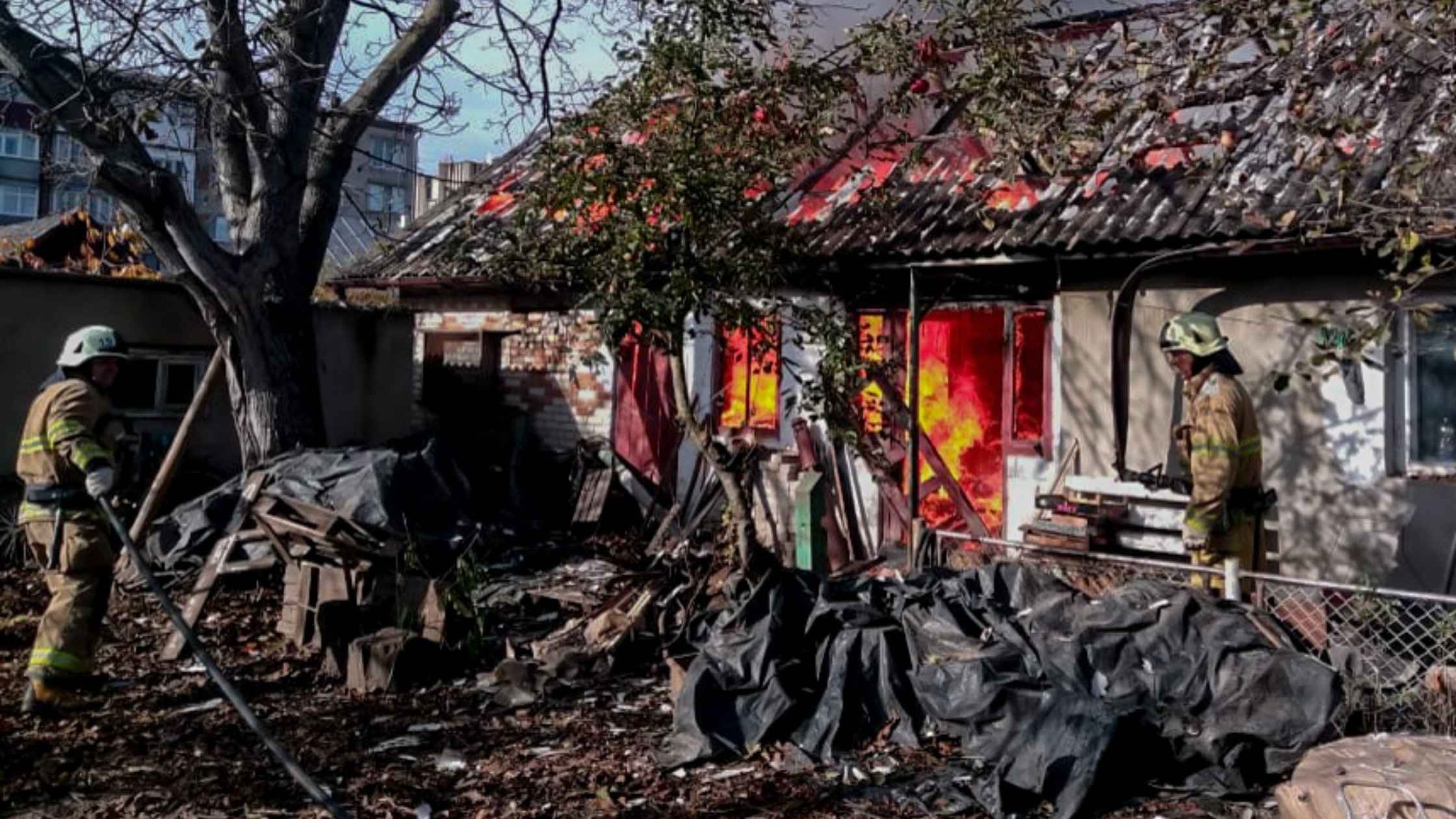 У Вінниці на вул.Матроса Кішки згоріло занедбане авто