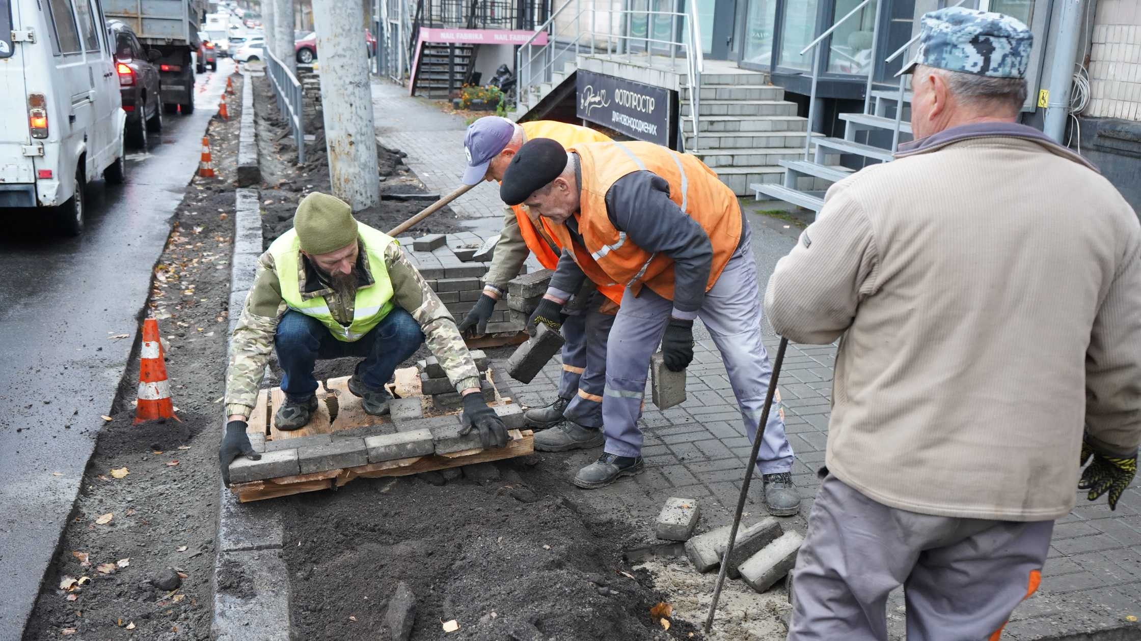У Вінниці облаштовують безбар’єрний простір на площі Героїв Майдану