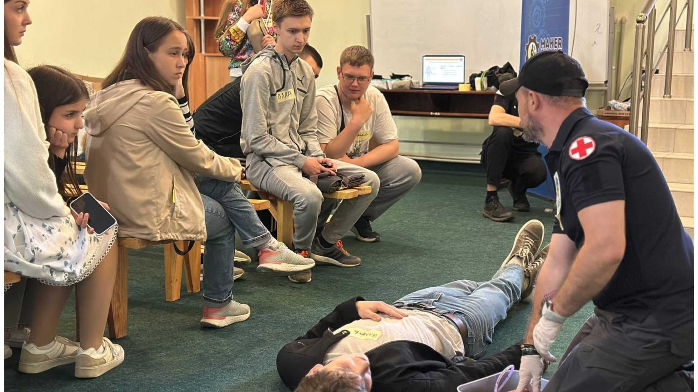 У Вінниці підлітки опановують навички першої домедичної допомоги