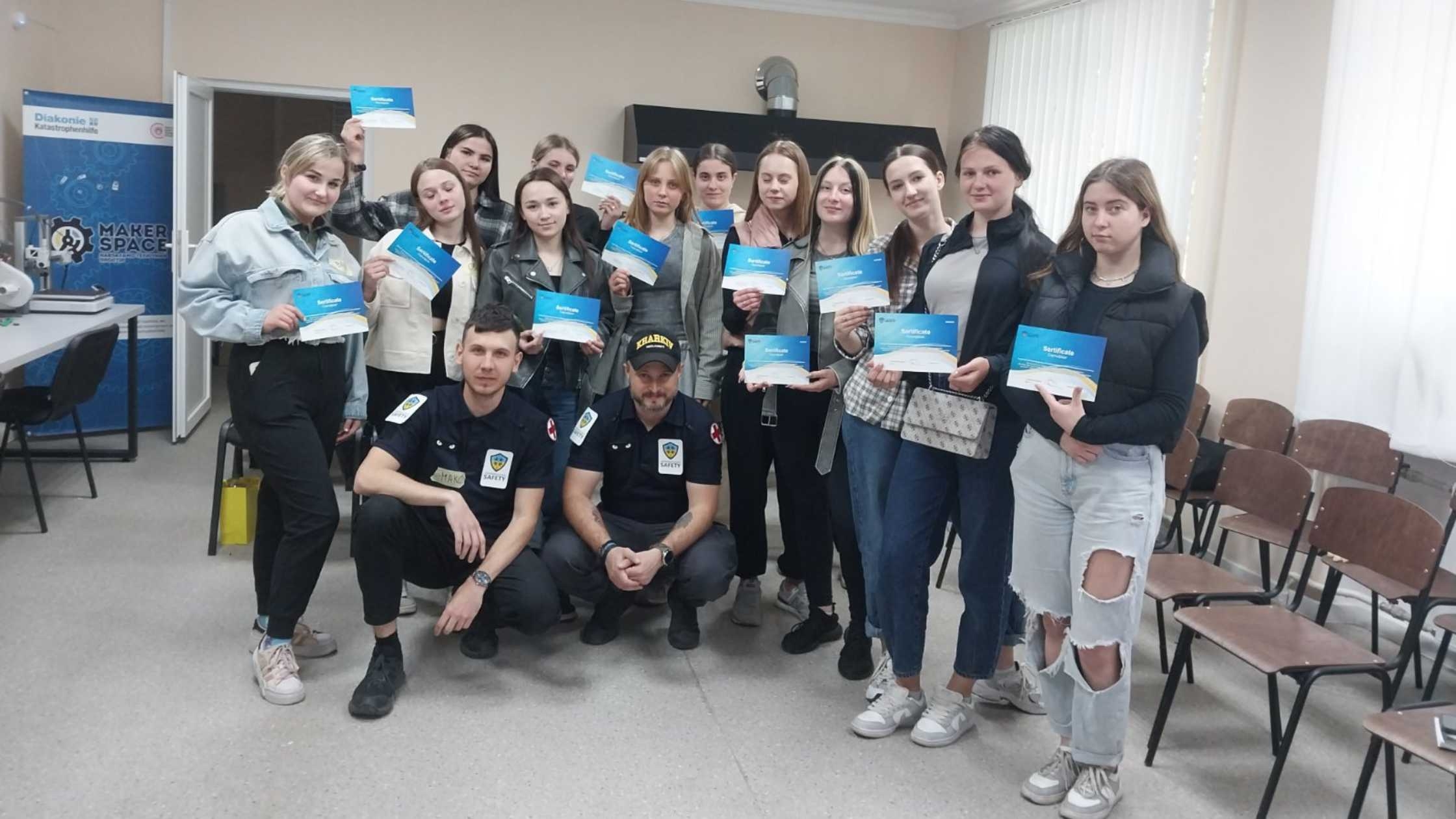 У Вінниці підлітки опановують навички першої домедичної допомоги