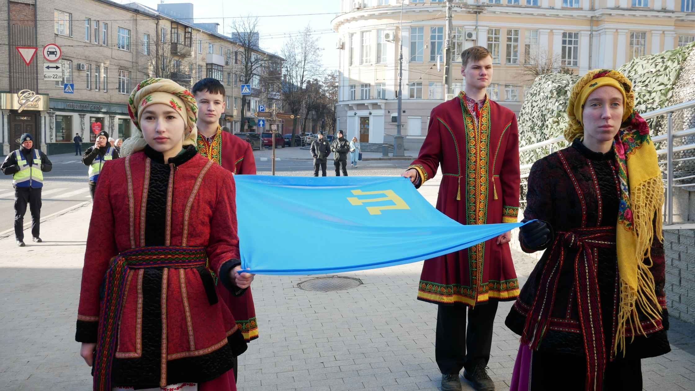 У Вінниці підняли національний прапор кримськотатарського народу