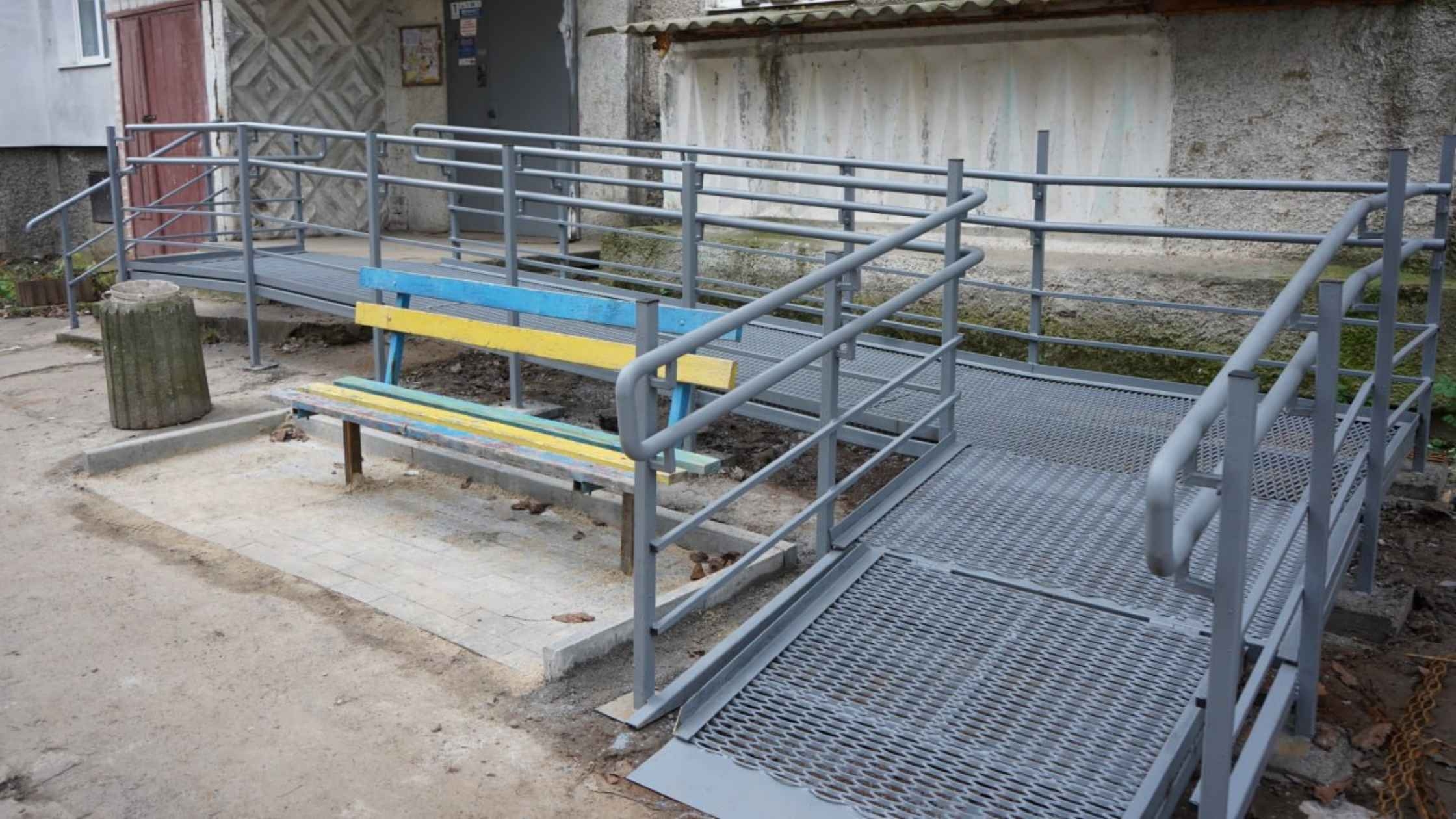 У Вінниці покращили доступність багатоповерхівки на вул. Андрія Первозванного, 4