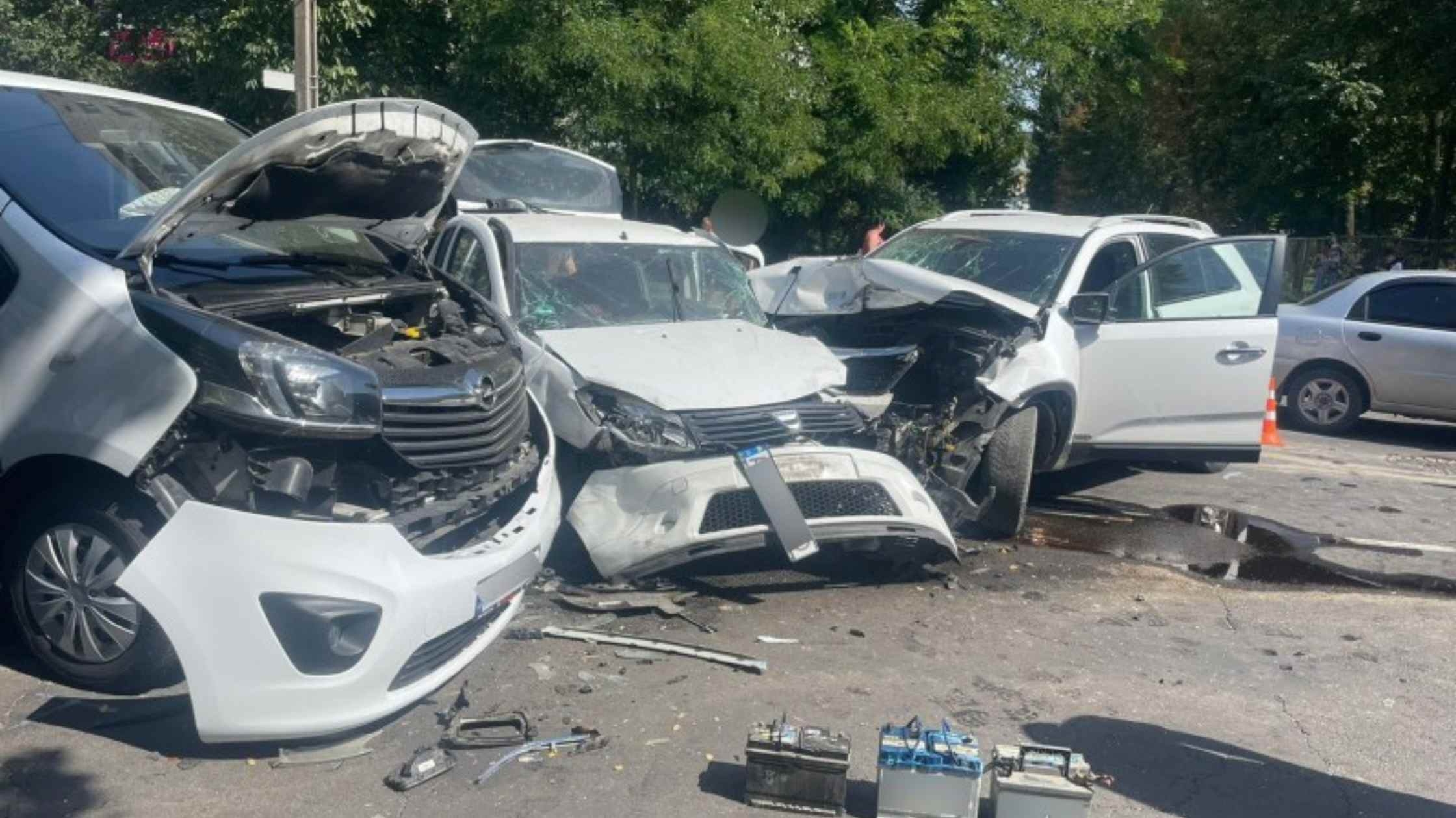 У Вінниці сталась потрійна аварія - три людини госпіталізовані