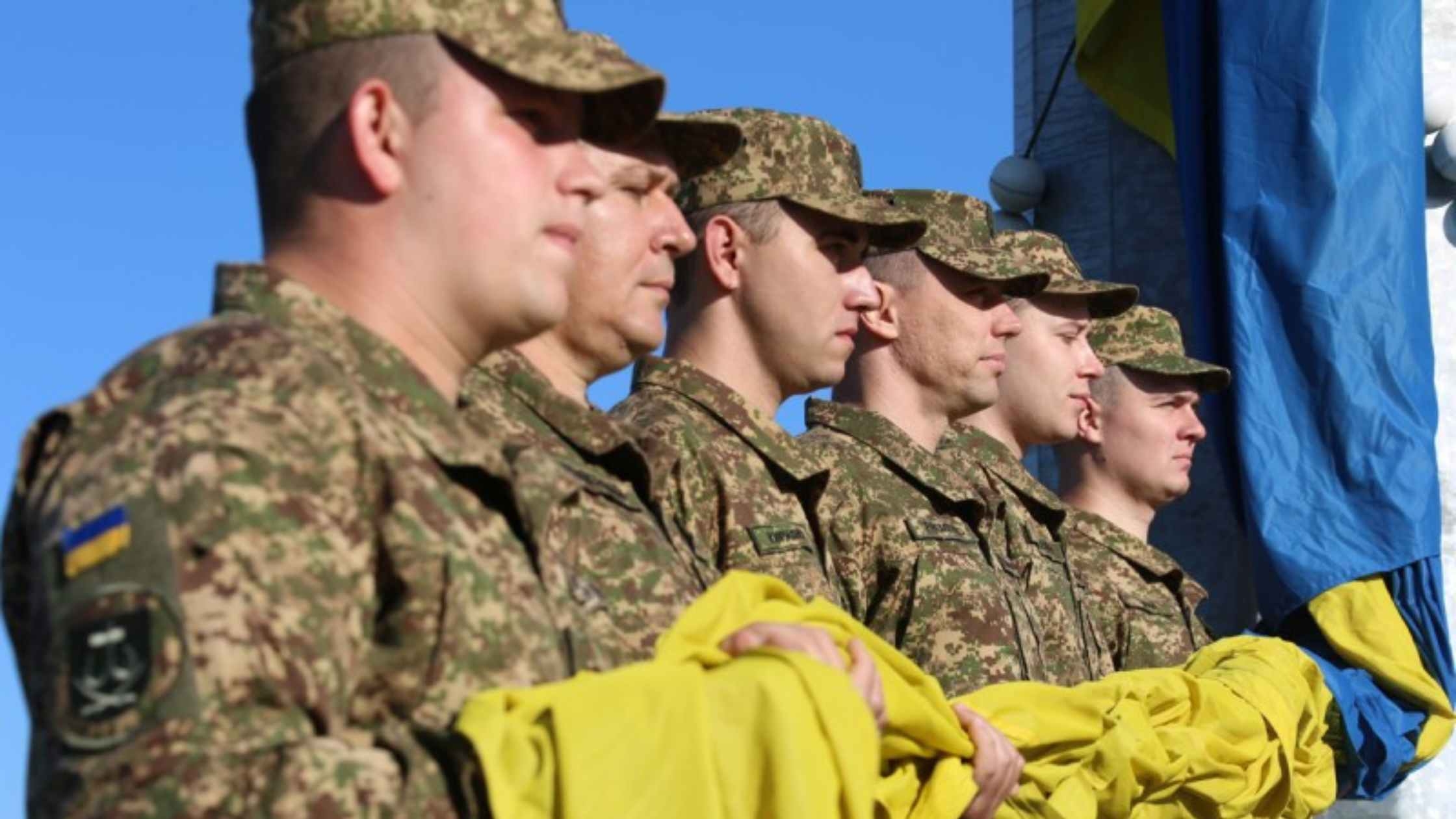 У Вінниці урочисто підняли найбільший стяг області