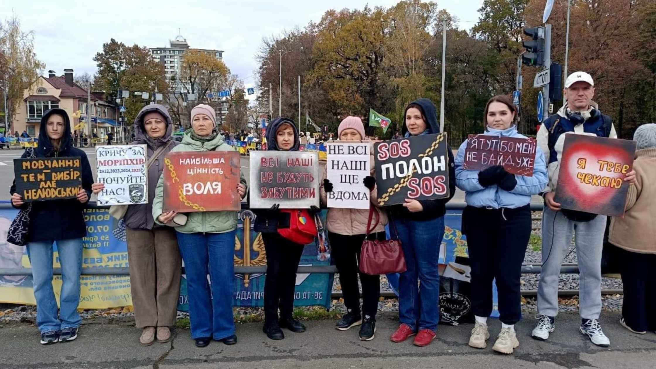 У Вінниці влаштували автопробіг за полонених Героїв