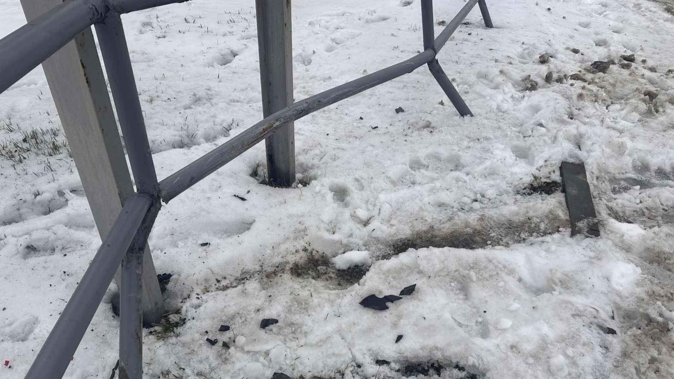 У Вінниці водій не впорався з кермуванням і розтрощив металеве огородження