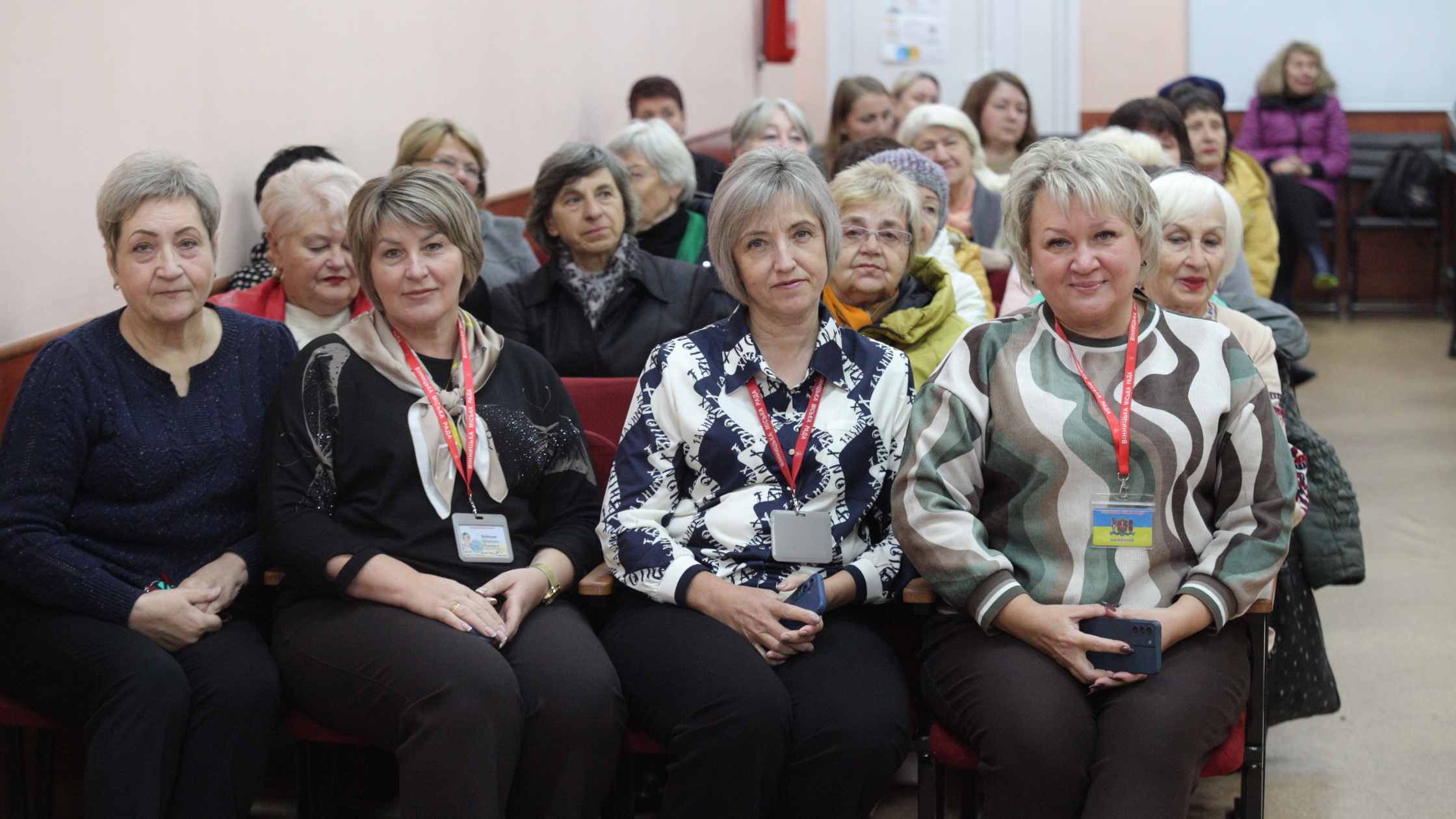 У Вінницькому терцентрі відвідувачі ділились творчими здобутками
