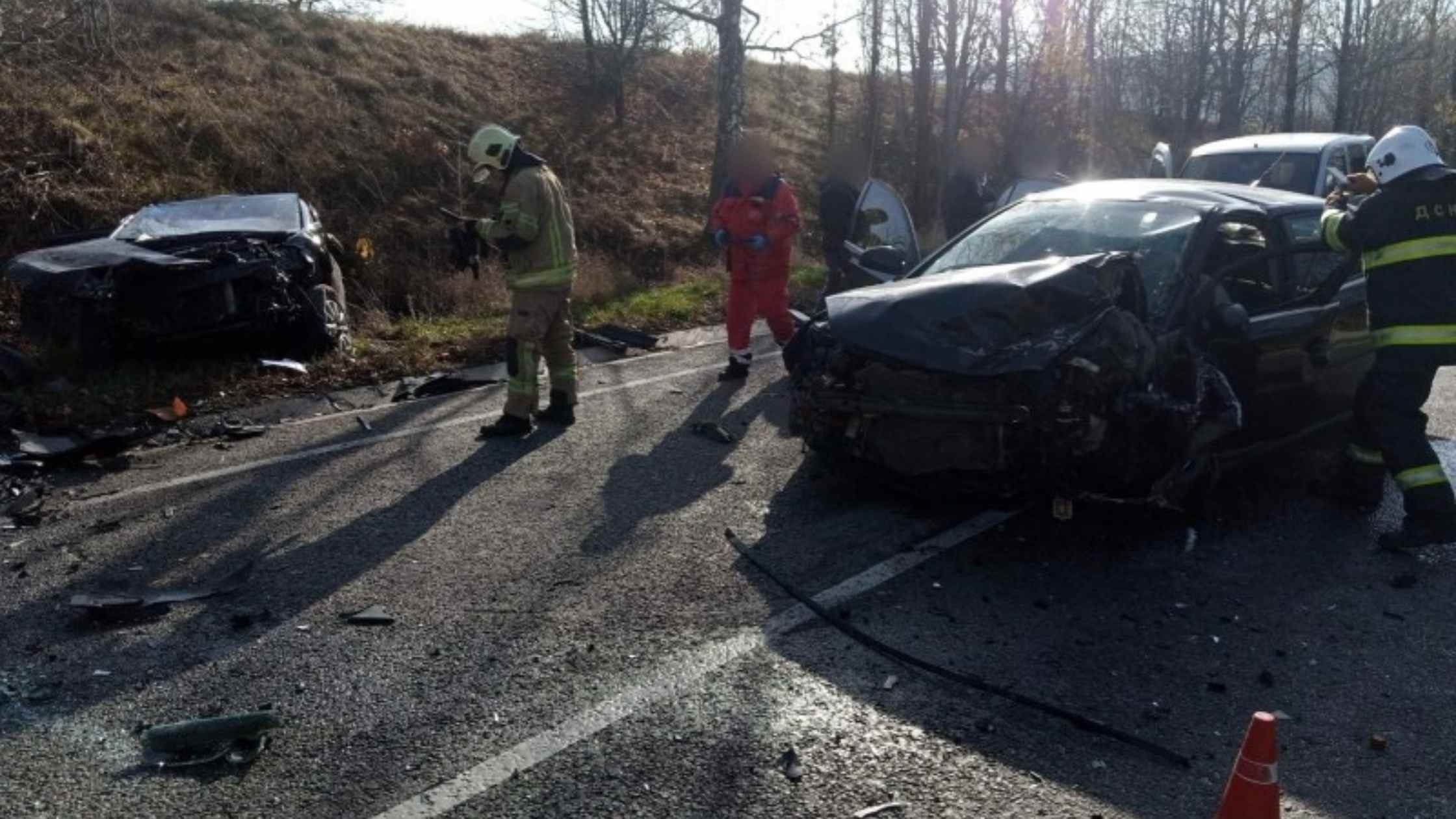 У Жмеринському районі зіткнулись два авто, в салоні затисло водія