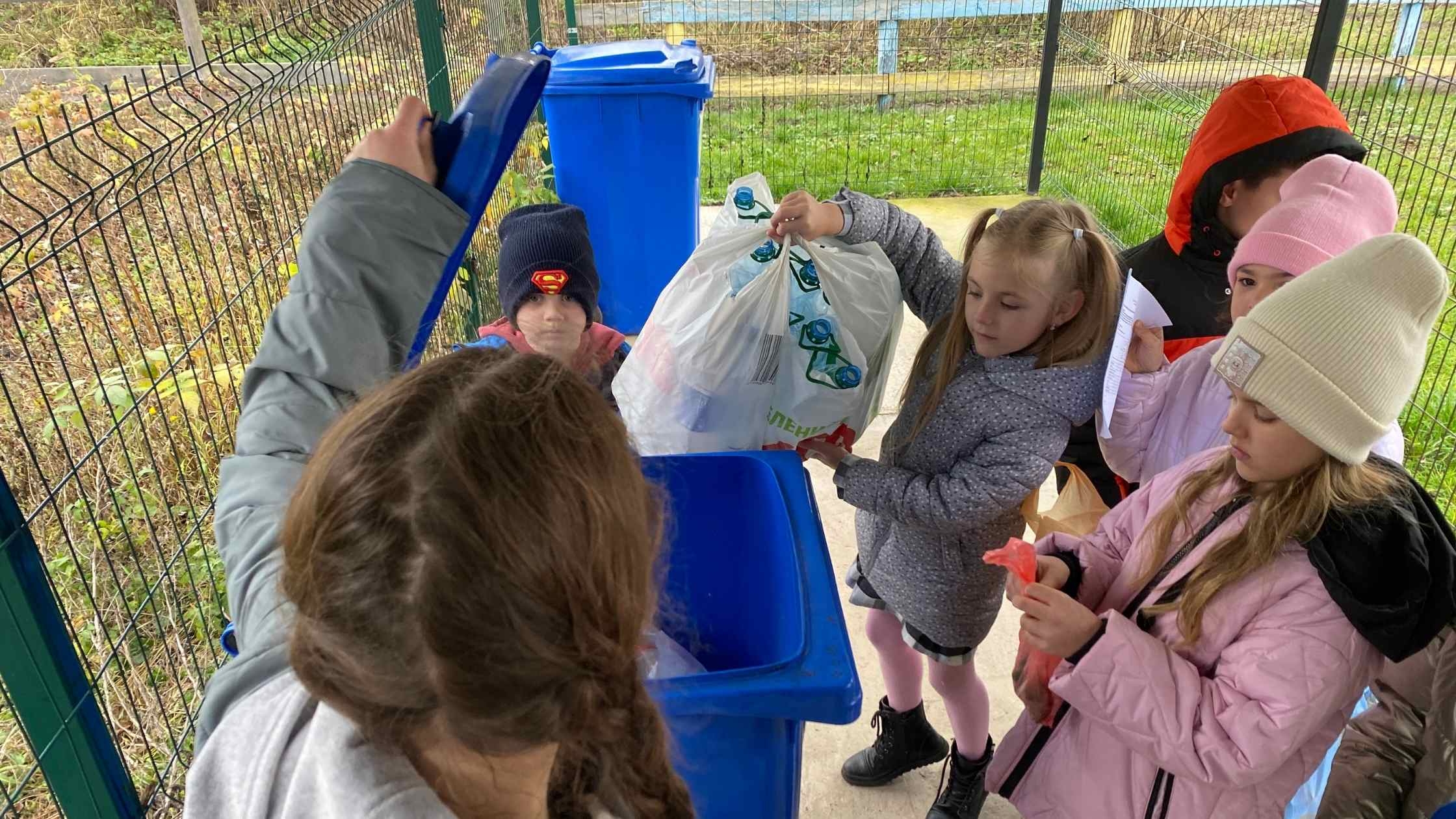 Учні Стадницької гімназії зібрали понад 40 кг вторсировини за один день