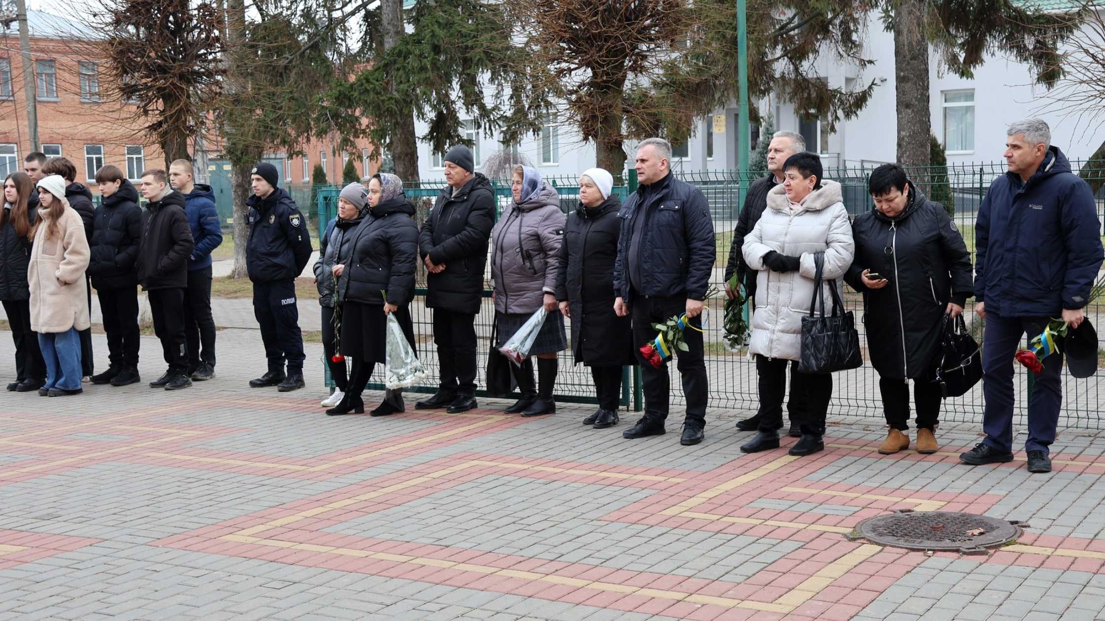 В Барському ліцеї №3 встановили меморіальну дошку на честь загиблого Героя