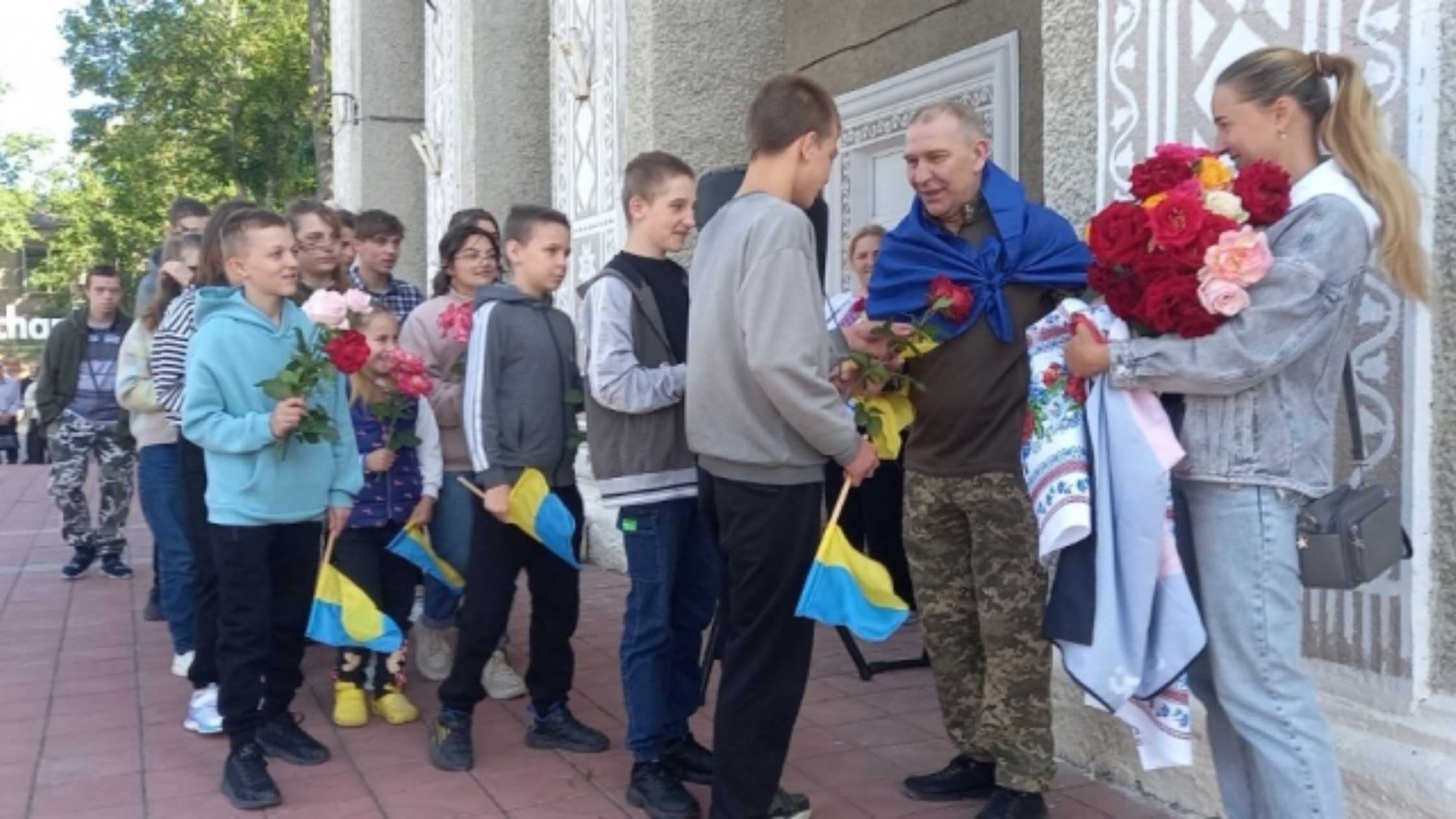 В Піщанській громаді зустріли захисника, який два роки пробув у ворожому полоні