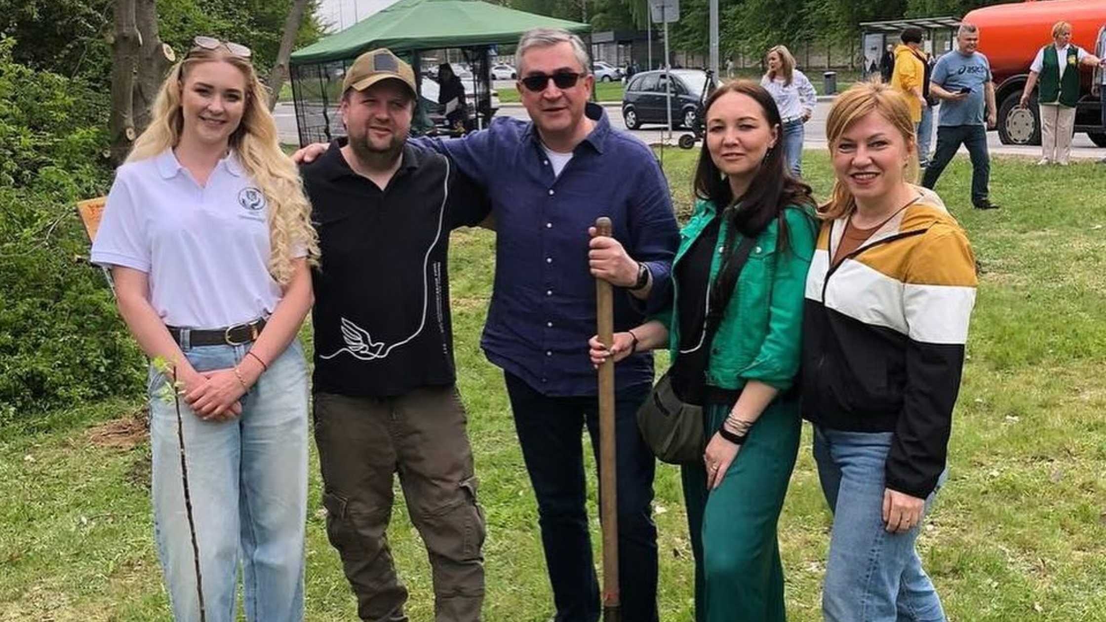 Вінничани висадили «Сад Підтримки» на честь Героїв, які стали на захист України