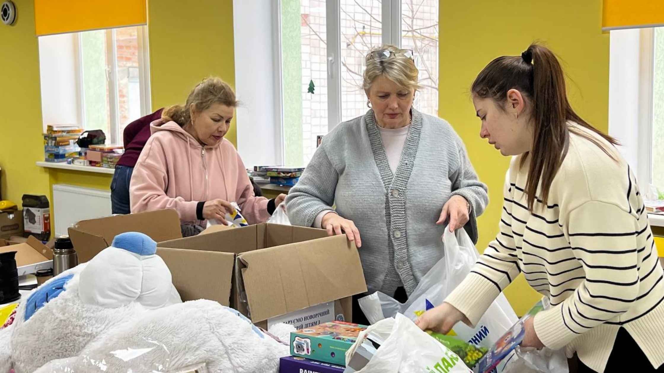 Вінничани зібрали подарунки для дітей Балаклійської громади