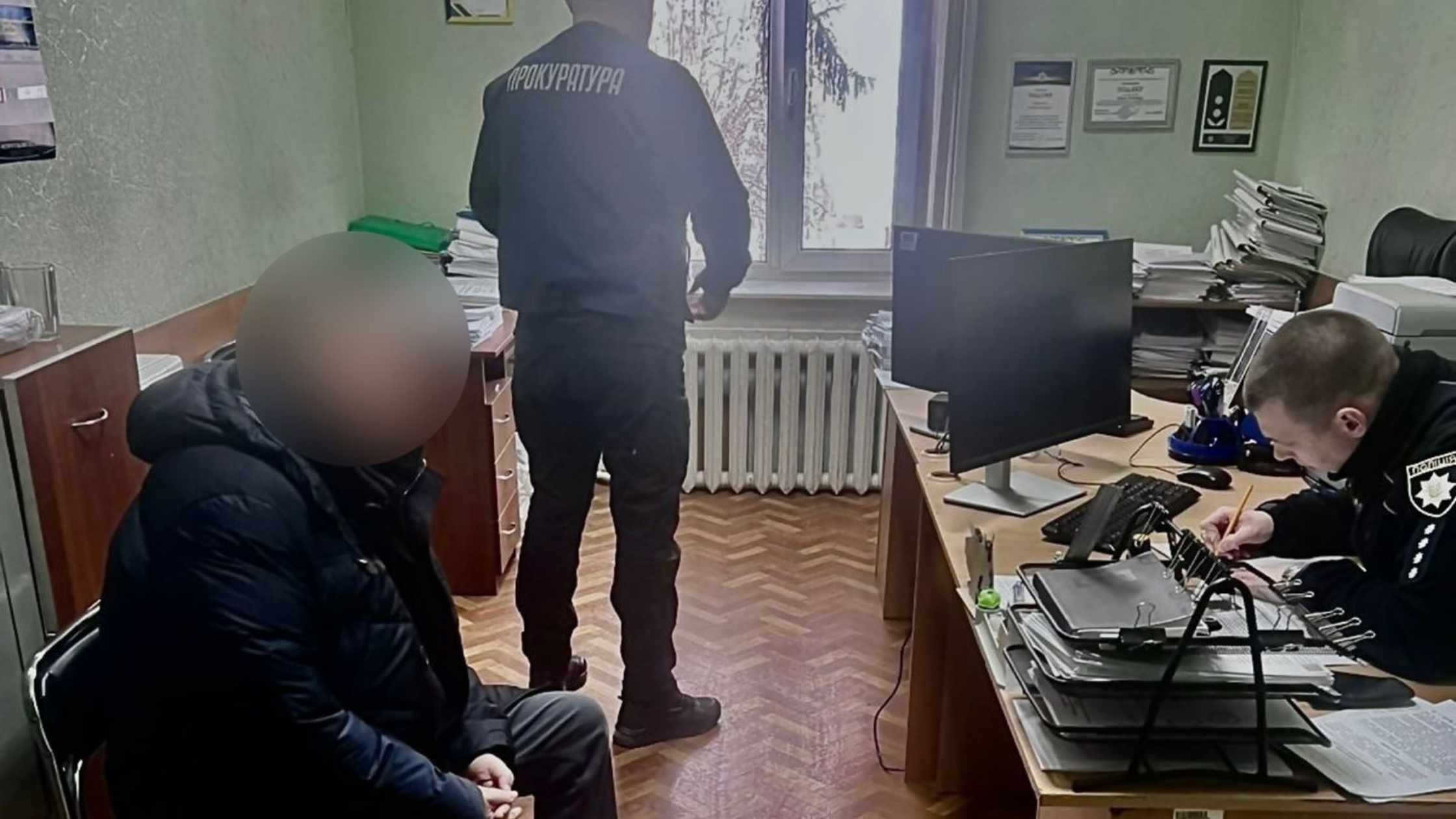 Вінничанин налагодив незаконне виготовлення поштових марок «Укрпошта»