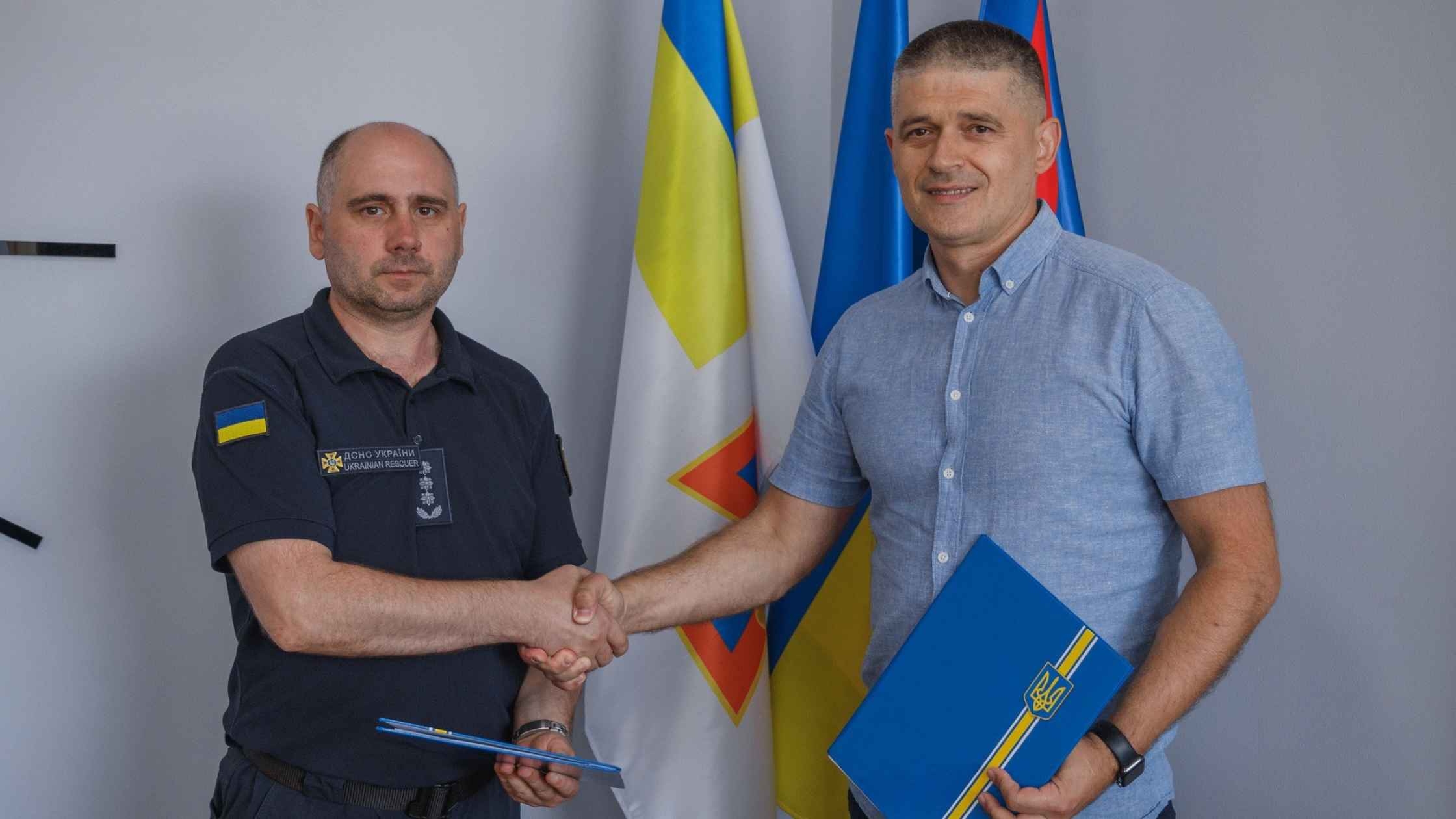 Вінницькі рятувальники та громадська організація «Полум'я надії» підписали меморандум