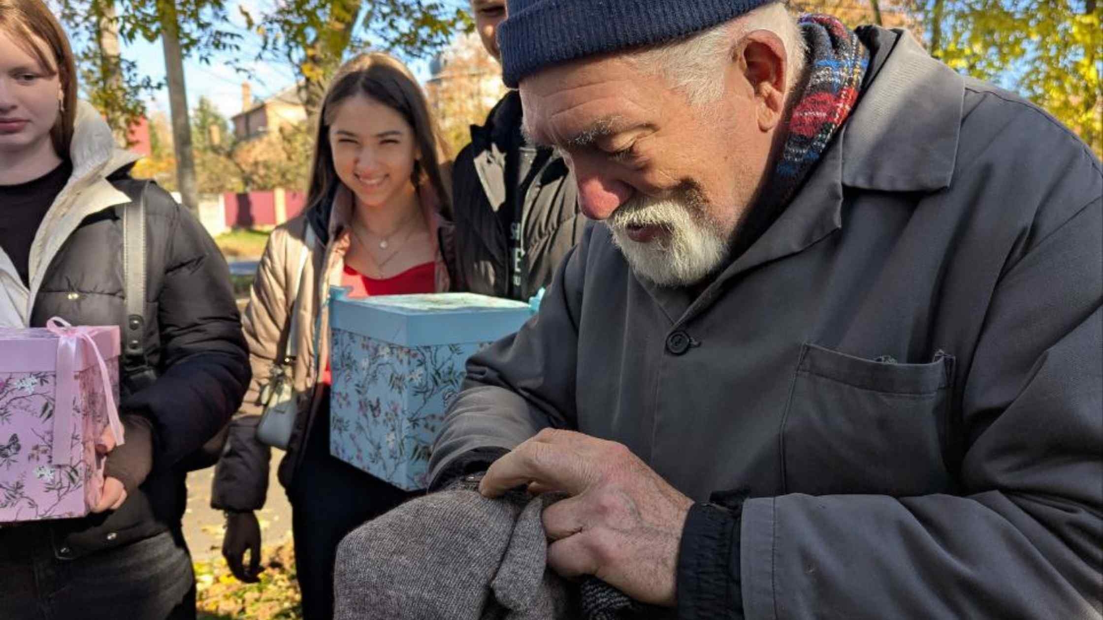 Вінницькі школярі підтримали ветеранів праці транспортної компанії