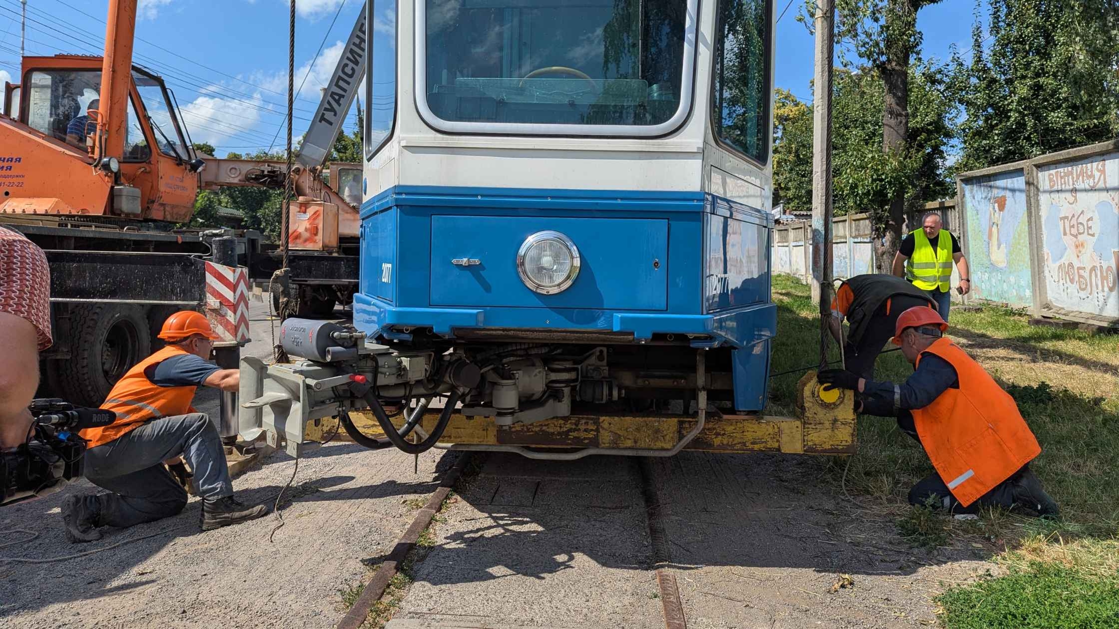 Вінниця отримала зі Швейцарії черговий трамвай Tram-2000