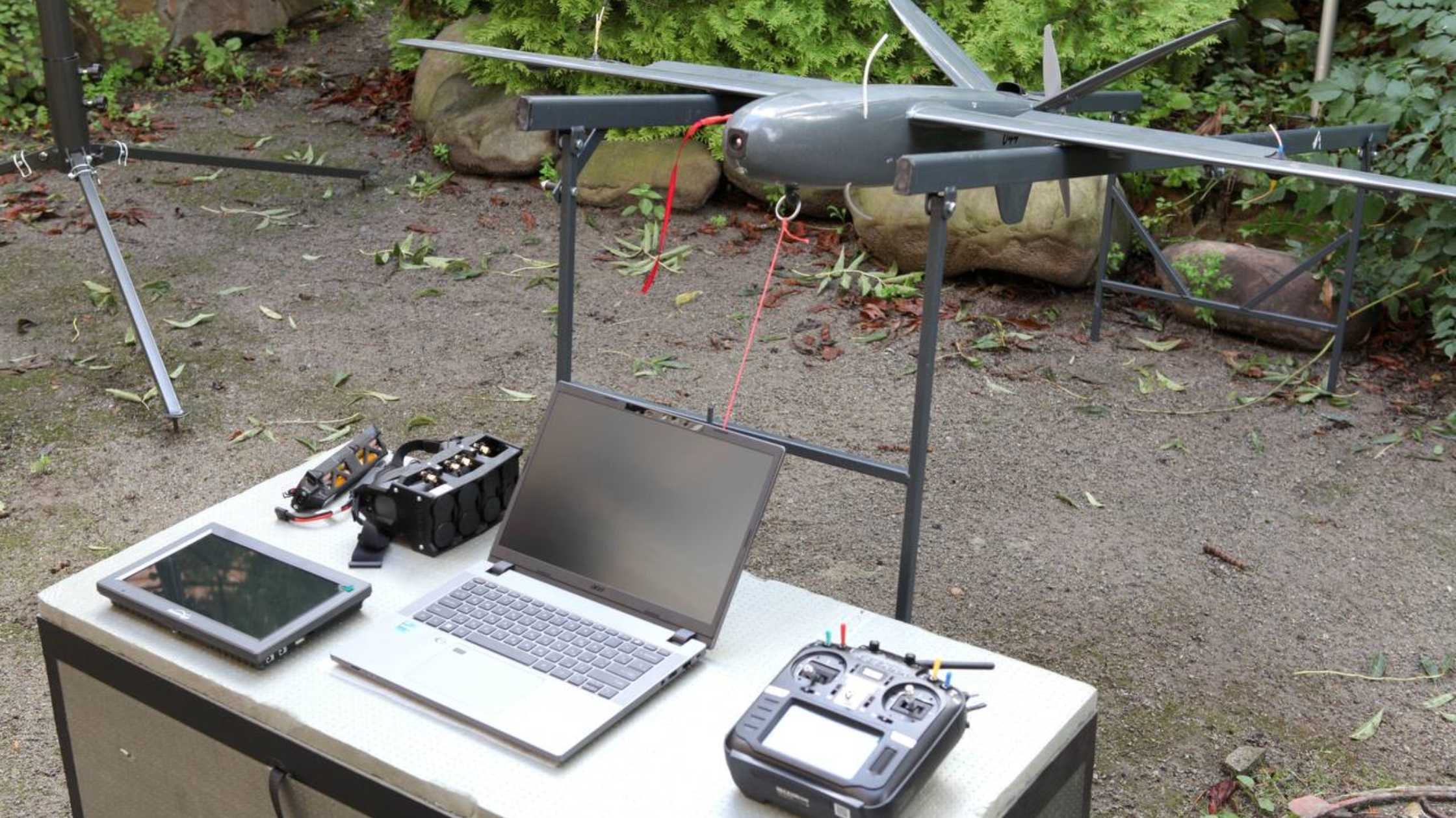 Вінниця передала БпЛА та FPV-дрони 101-му вінницькому полку зв’язку