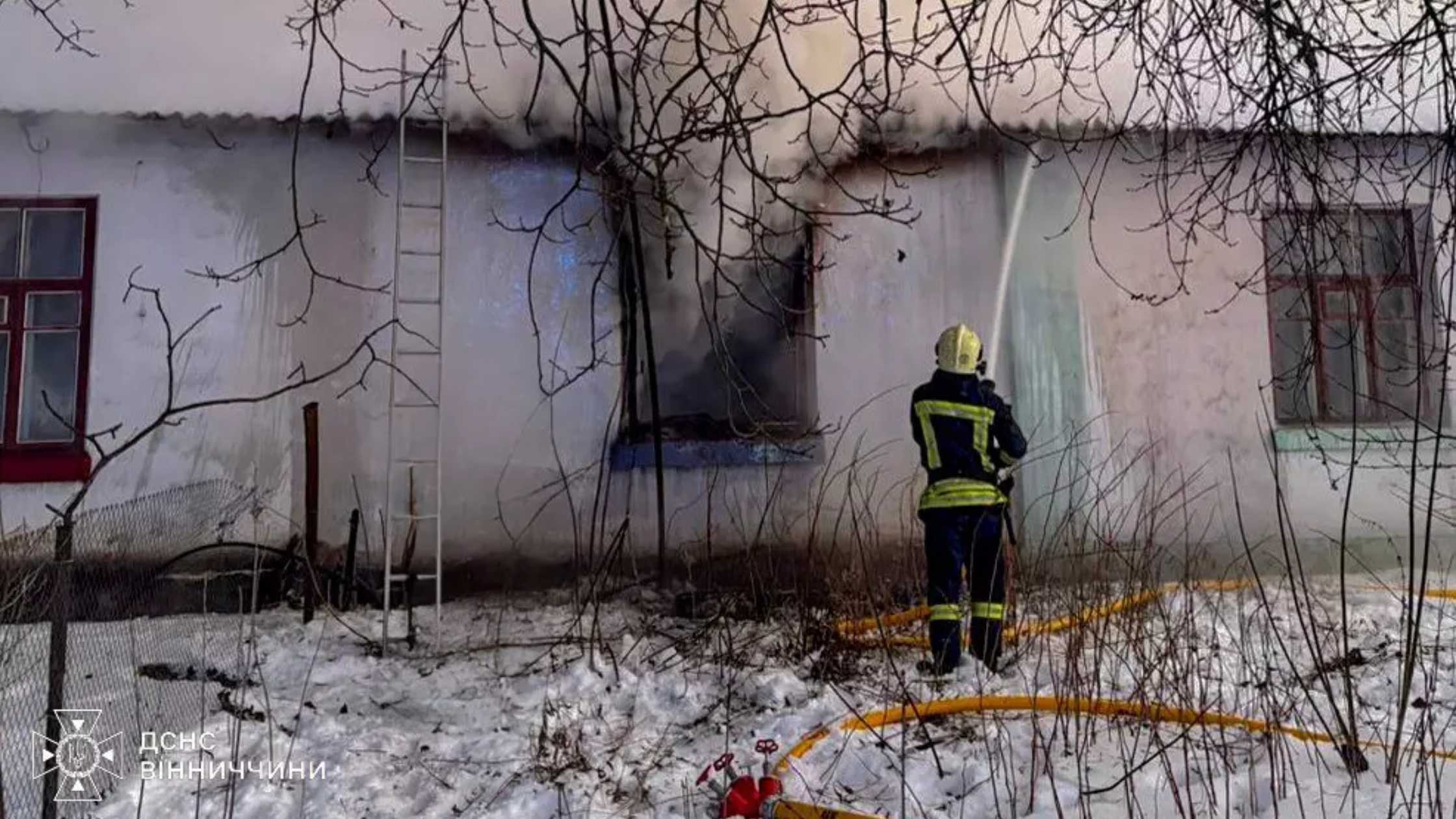 Внаслідок короткого замикання зайнялися сонячні панелі на підприємстві в Чечельницькій громаді