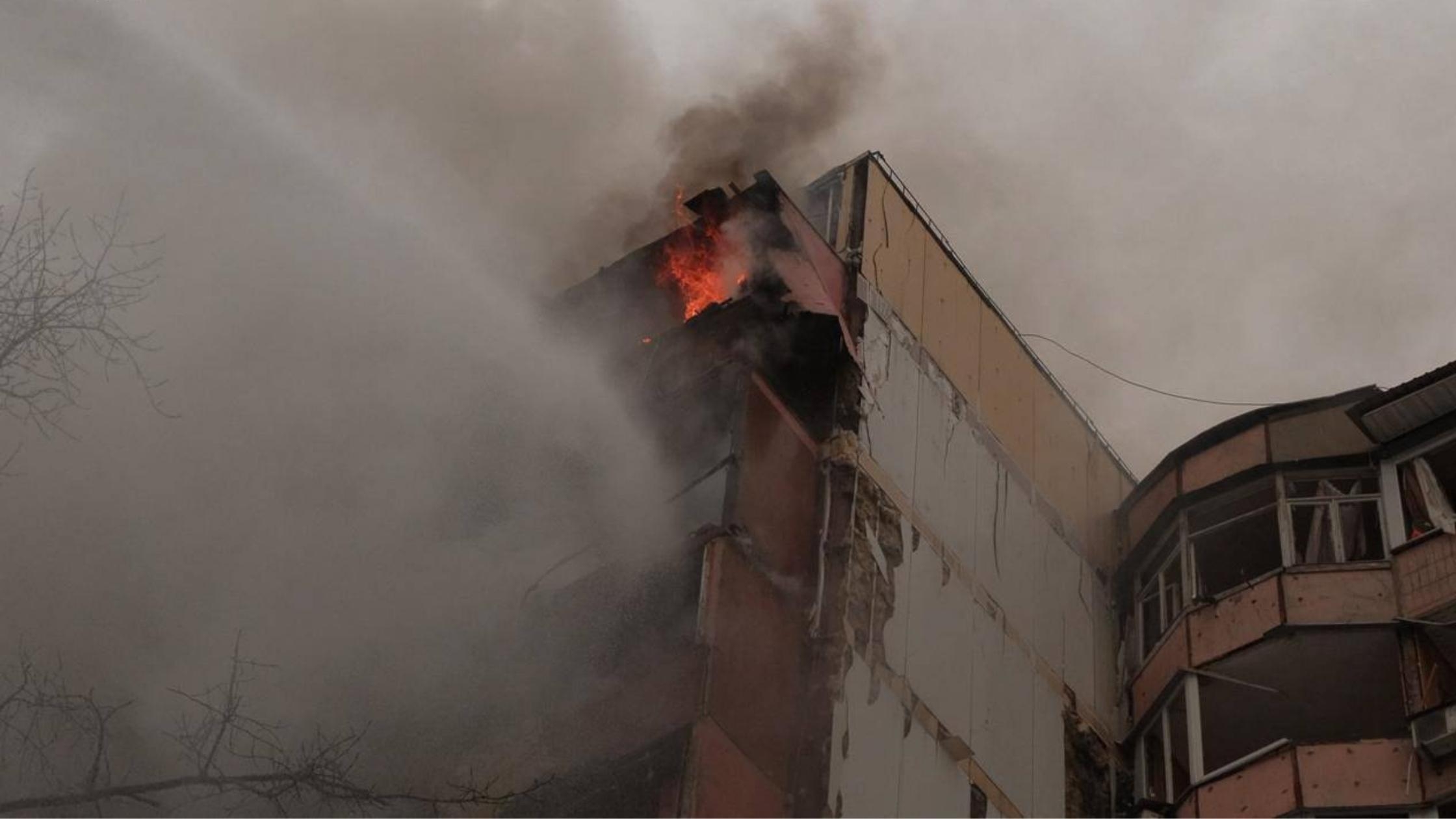 Ворожа атака по Києву та області: загиблі, десятки поранених, людей евакуюють з-під завалів 