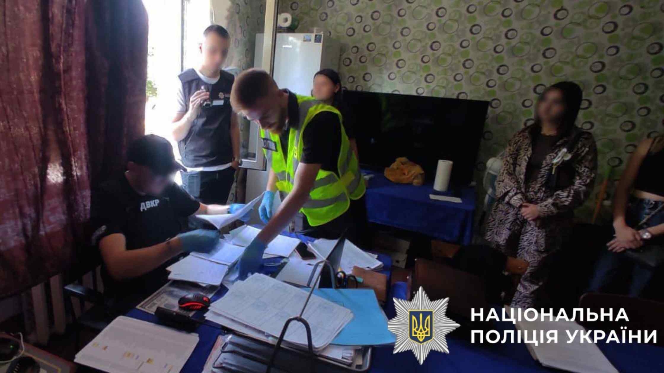 Вимагала гроші у підлеглих: на Вінниччині затримали командира роти забезпечення