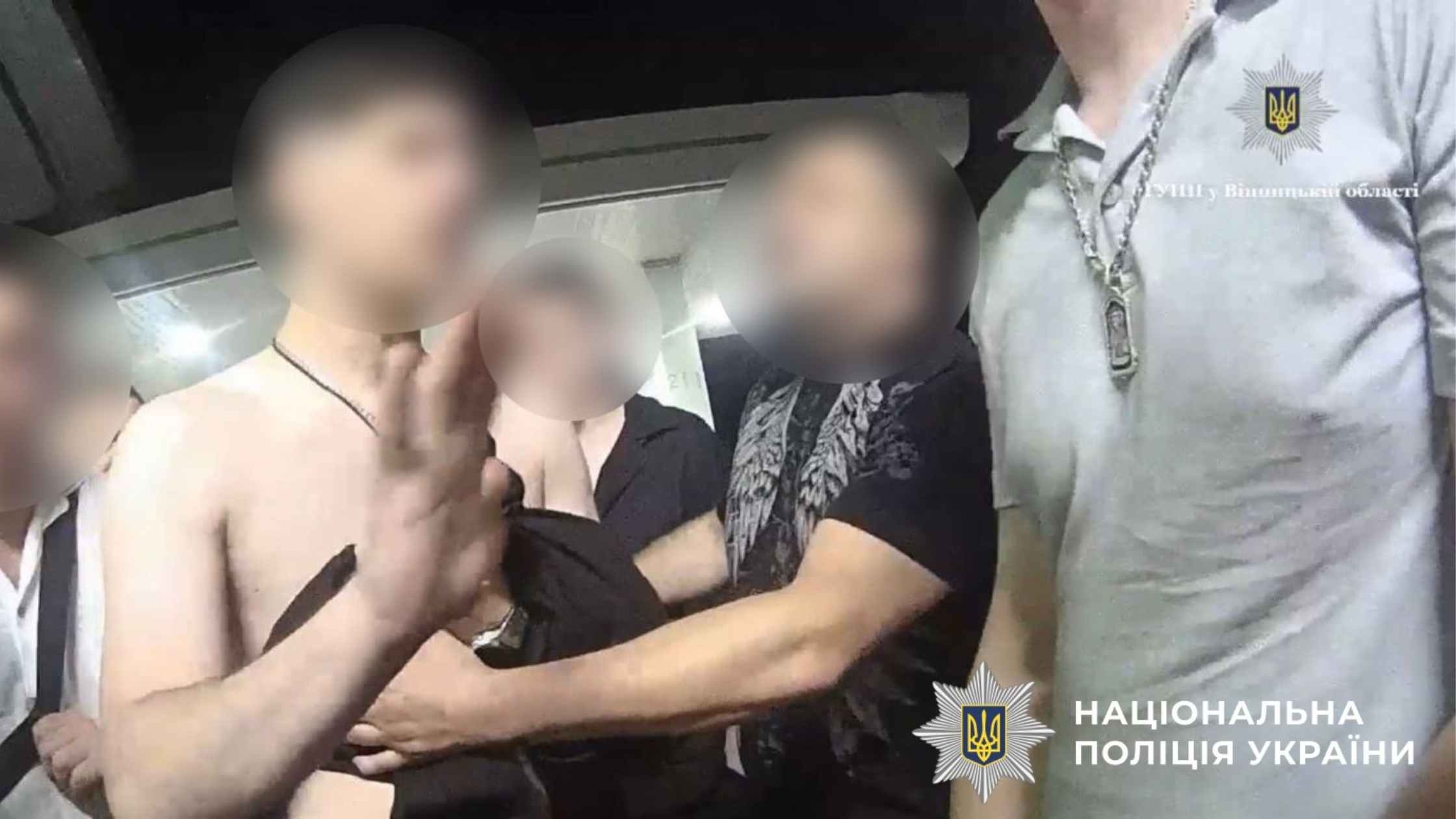 За опір поліцейським у Вінниці затримали чотирьох хуліганів