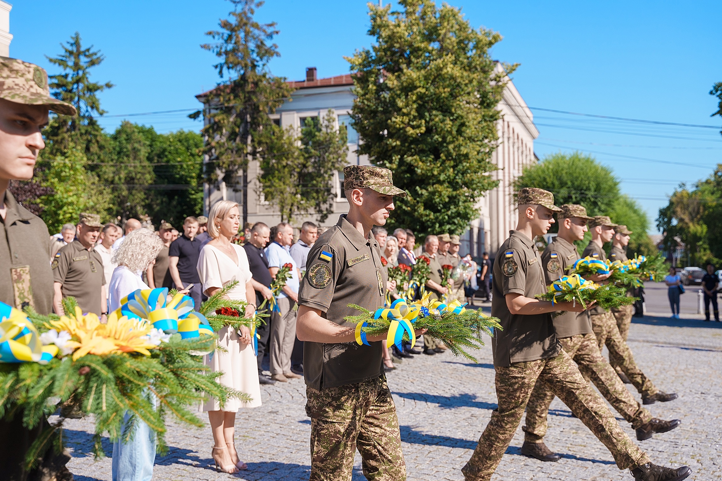З нагоди Дня Конституції у Вінниці вшанували пам'ять полеглих Героїв