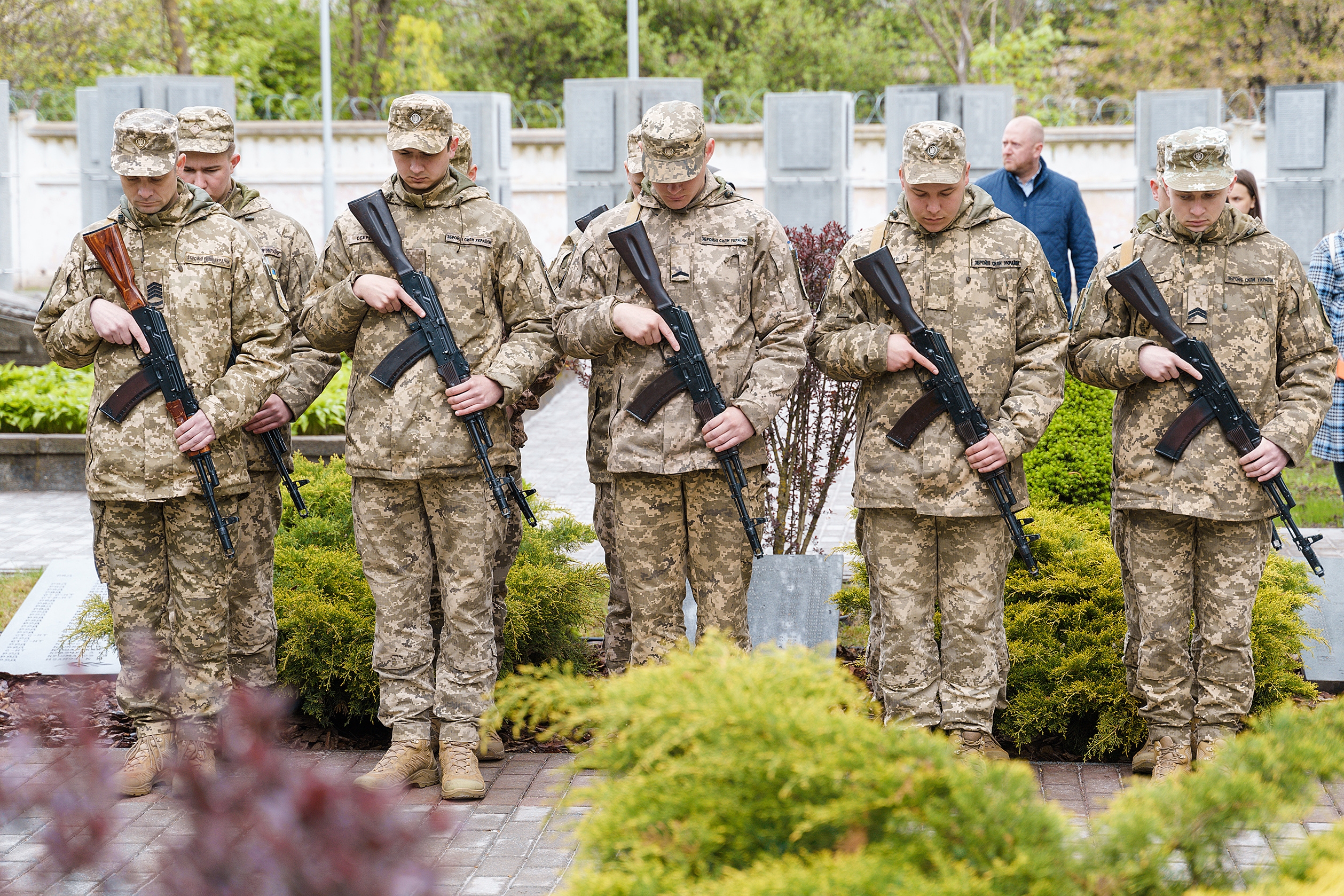День пам'яті та примирення вінничани вшанували загиблих у Другій світовій війні