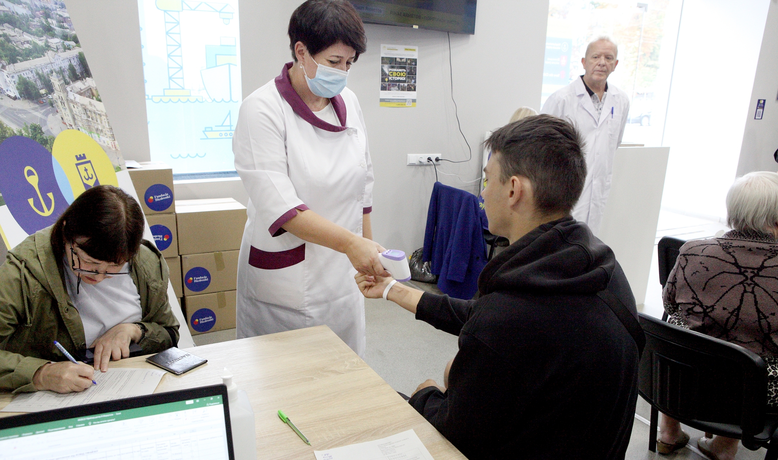 У Вінниці в хабі «Я-Маріуполь» охочих вакцинували від COVID-19