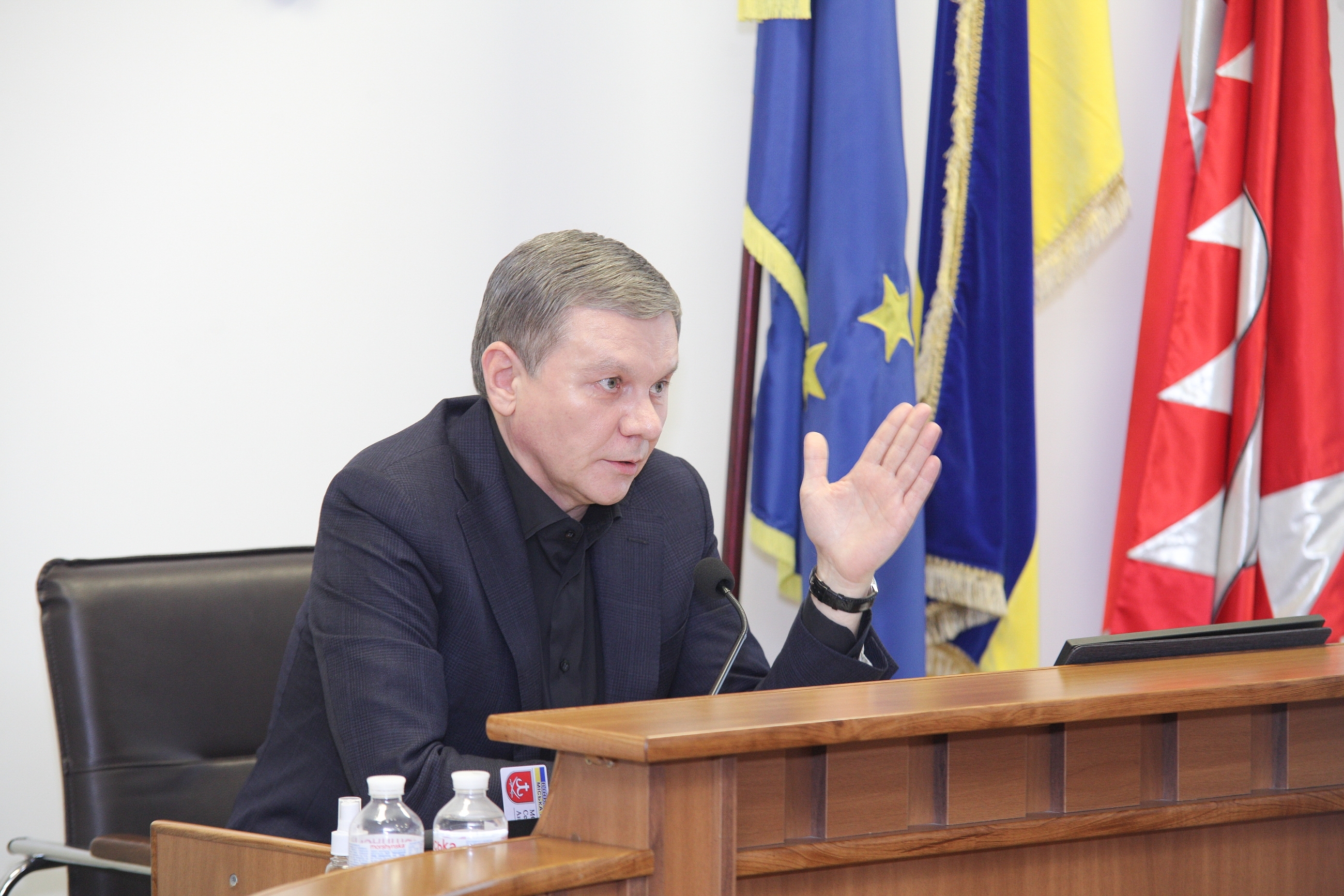 Сесія Вінницької міської ради 24 лютого розпочалась з хвилини мовчання