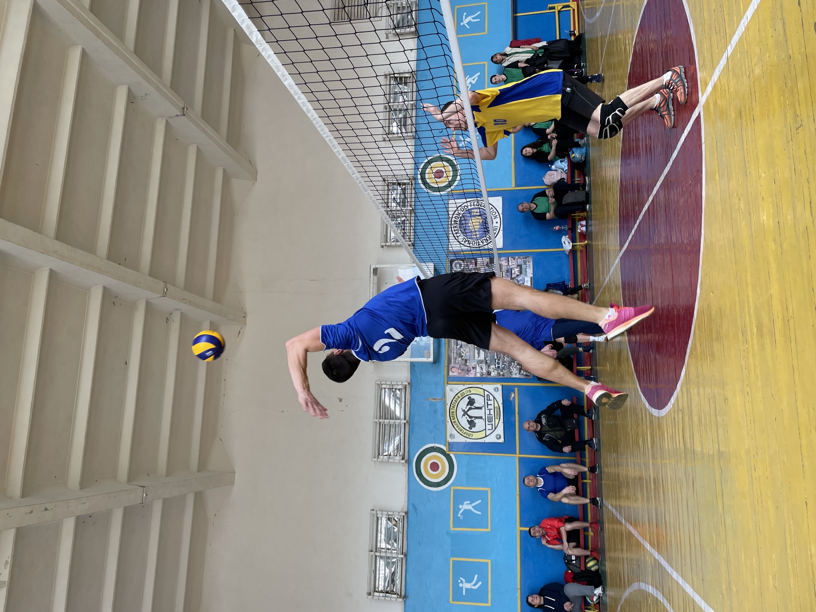 У Вінниці триває благодійний турнір із волейболу, вчителі донатять на ЗСУ