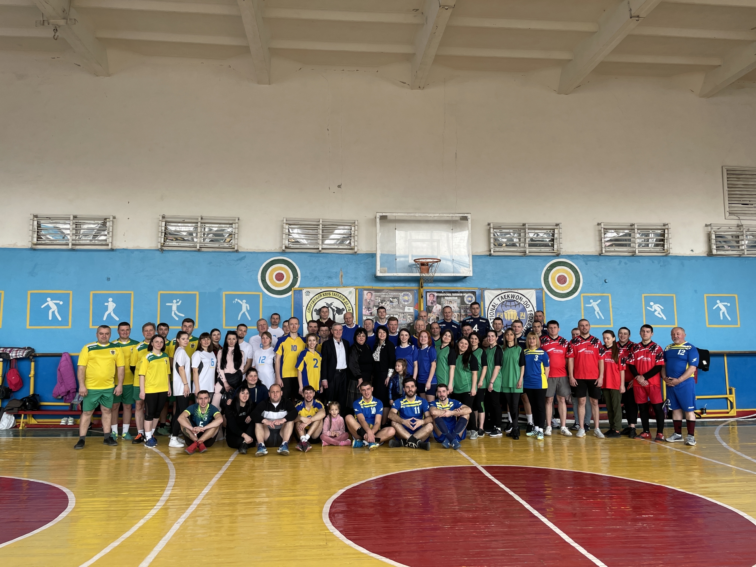 У Вінниці триває благодійний турнір із волейболу, вчителі донатять на ЗСУ