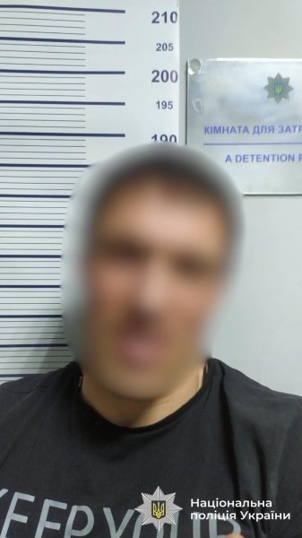 У Могилеві-Подільському чоловік прийшов забрати наркотики з поштомата