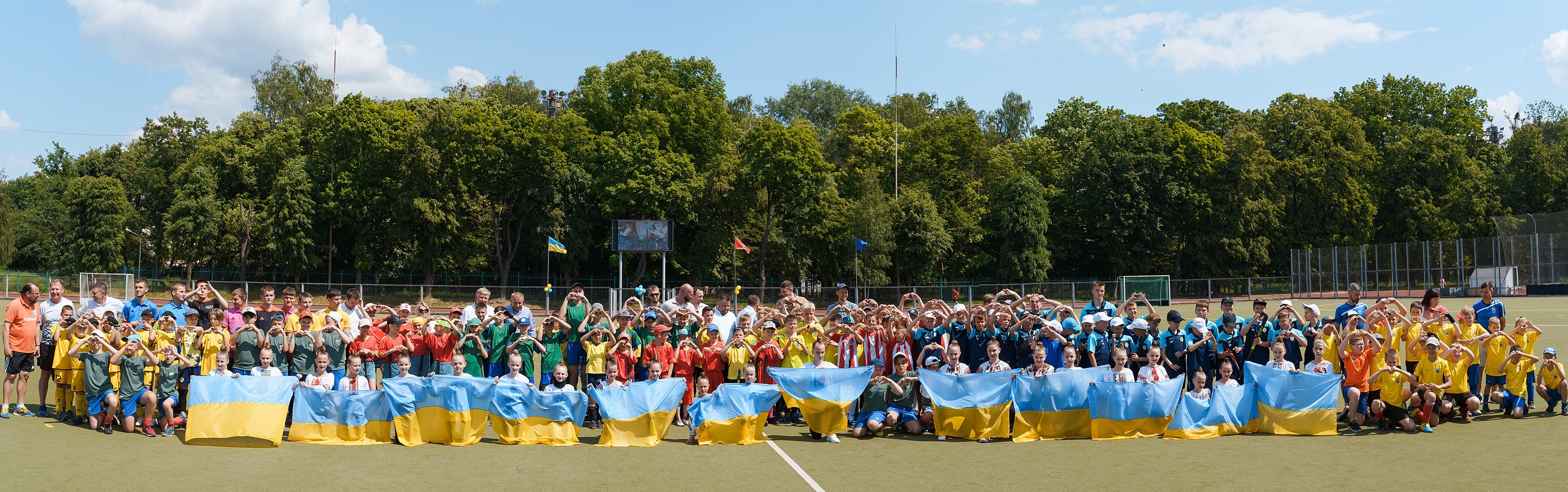 До Дня захисту дітей у Вінниці стартував чемпіонат з хокею на траві