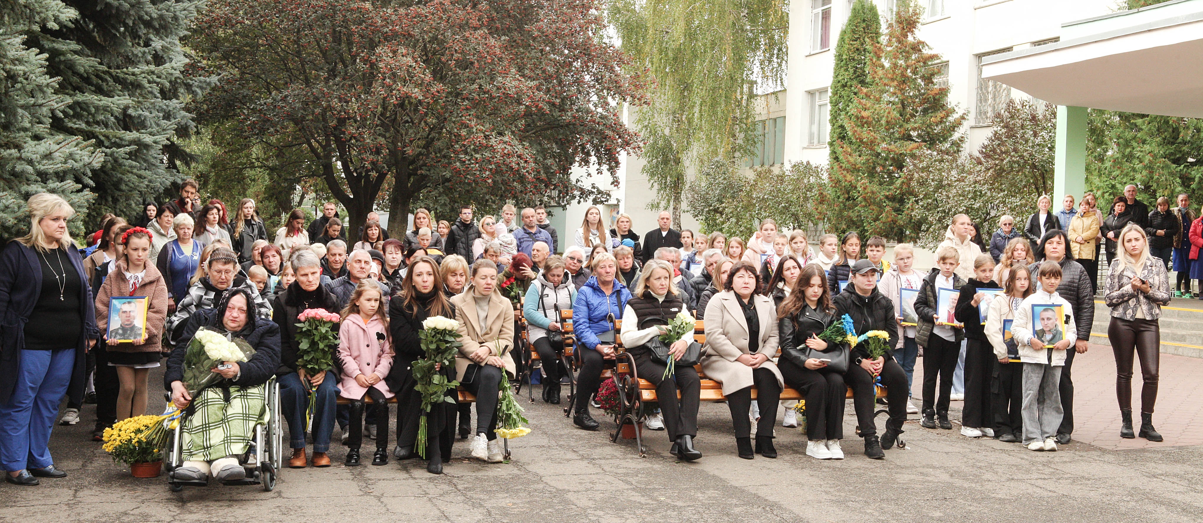 У трьох вінницьких ліцеях відкрили пам’ятні знаки на честь загиблих Героїв-випускників