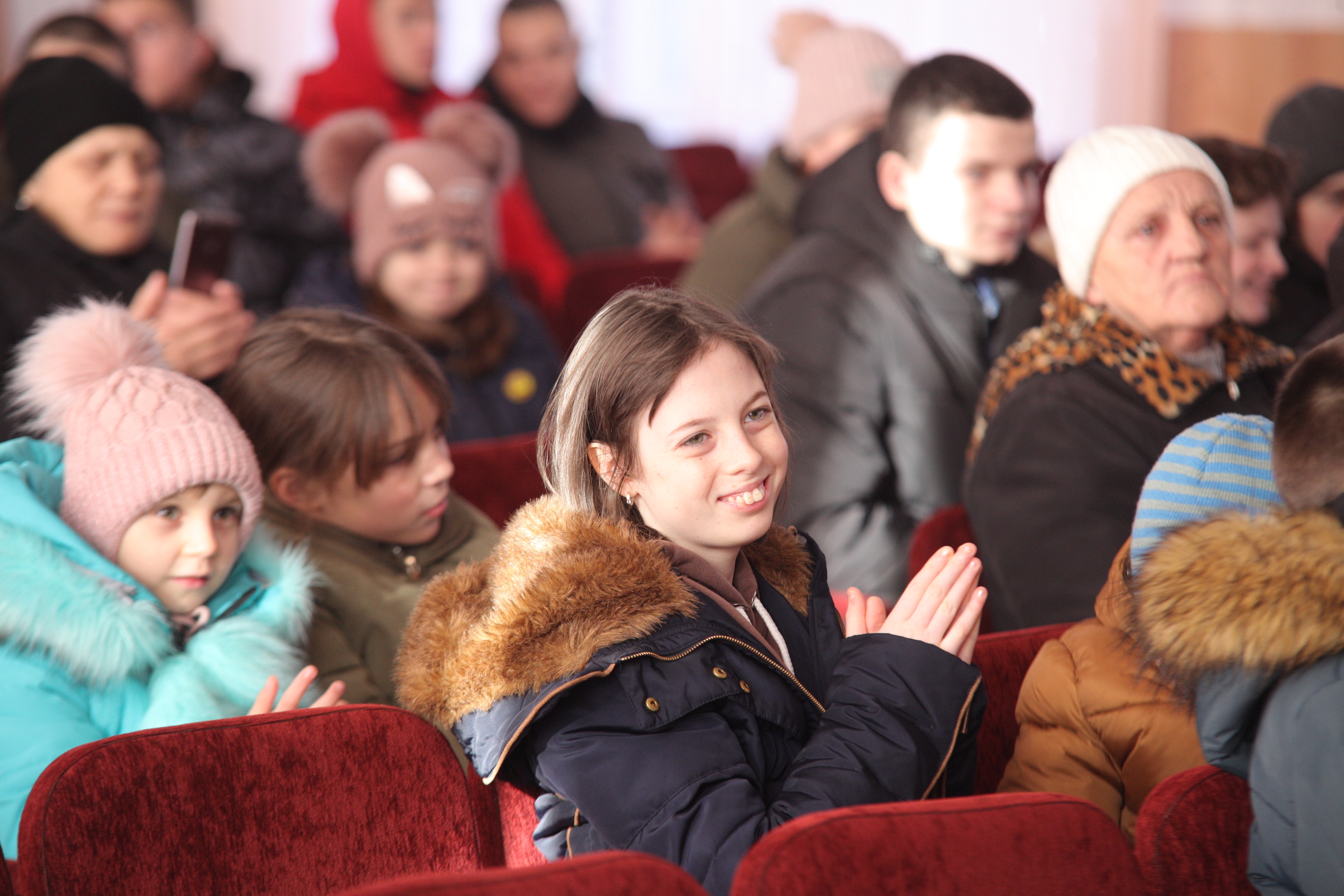 Новорічний настрій: у Вінниці для діток переселенців провели свято Різдва