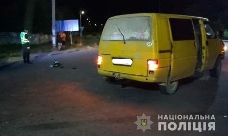 В Жмеринці мікроавтобус зіштовхнувся з мотоциклом: є постраждалі