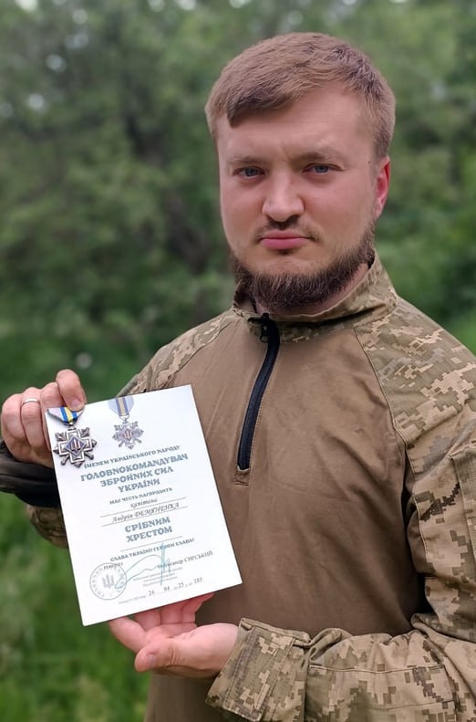 Вінницького бійця відзначили почесним нагрудним знаком Головнокомандувача ЗСУ – «Срібний хрест»