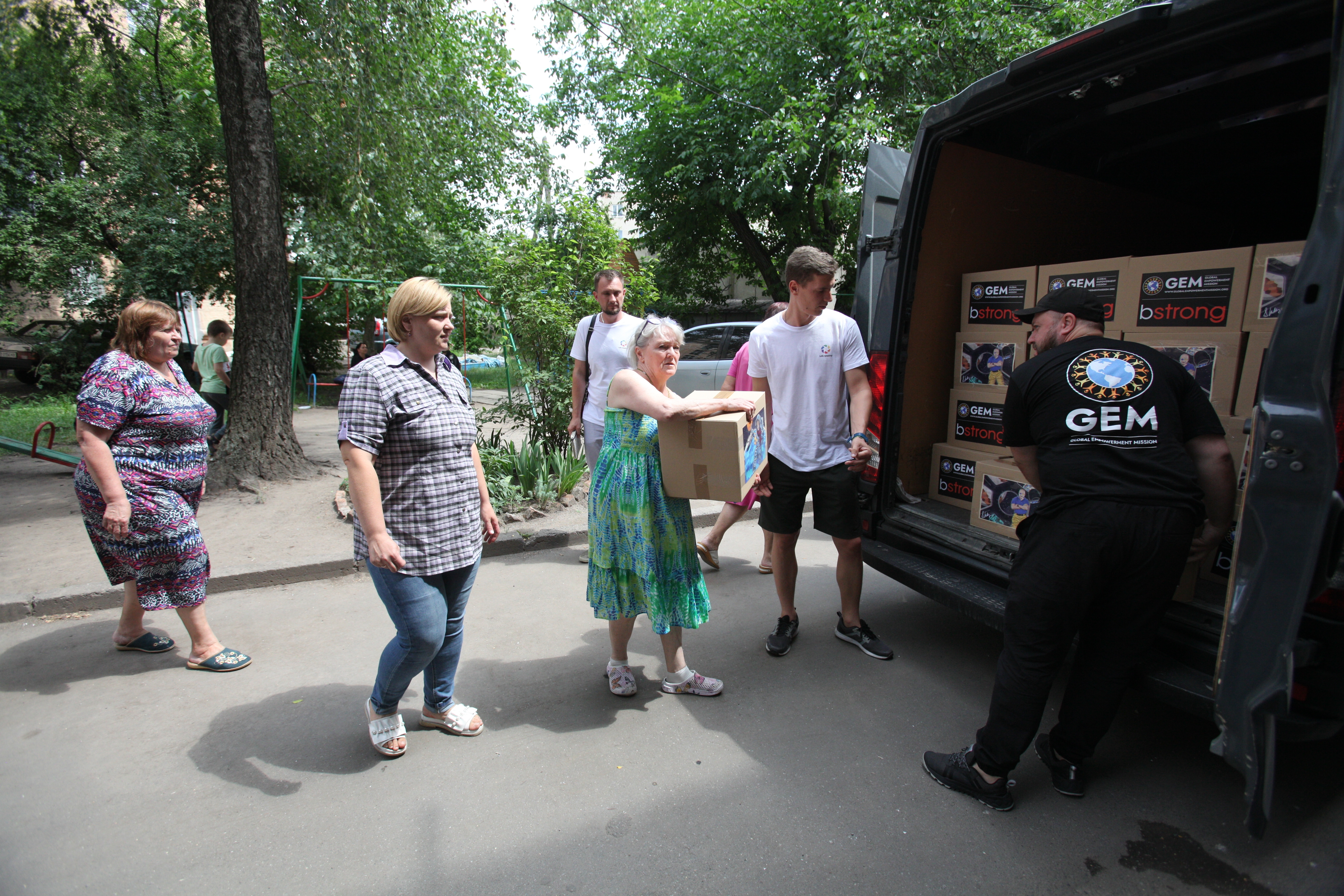 Американська організація "GEM" допоможе ремонтувати пошкоджені житлові будівлі у Вінниці