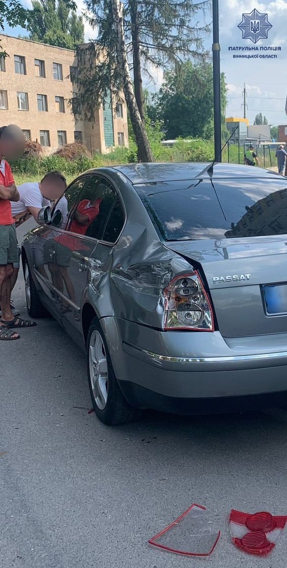 У Вінниці водій вантажівки врізався у легковик та втік - порушника розшукали