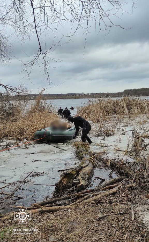 Знайшли тіло другого рибалки, який провалився під лід поблизу Ладижина