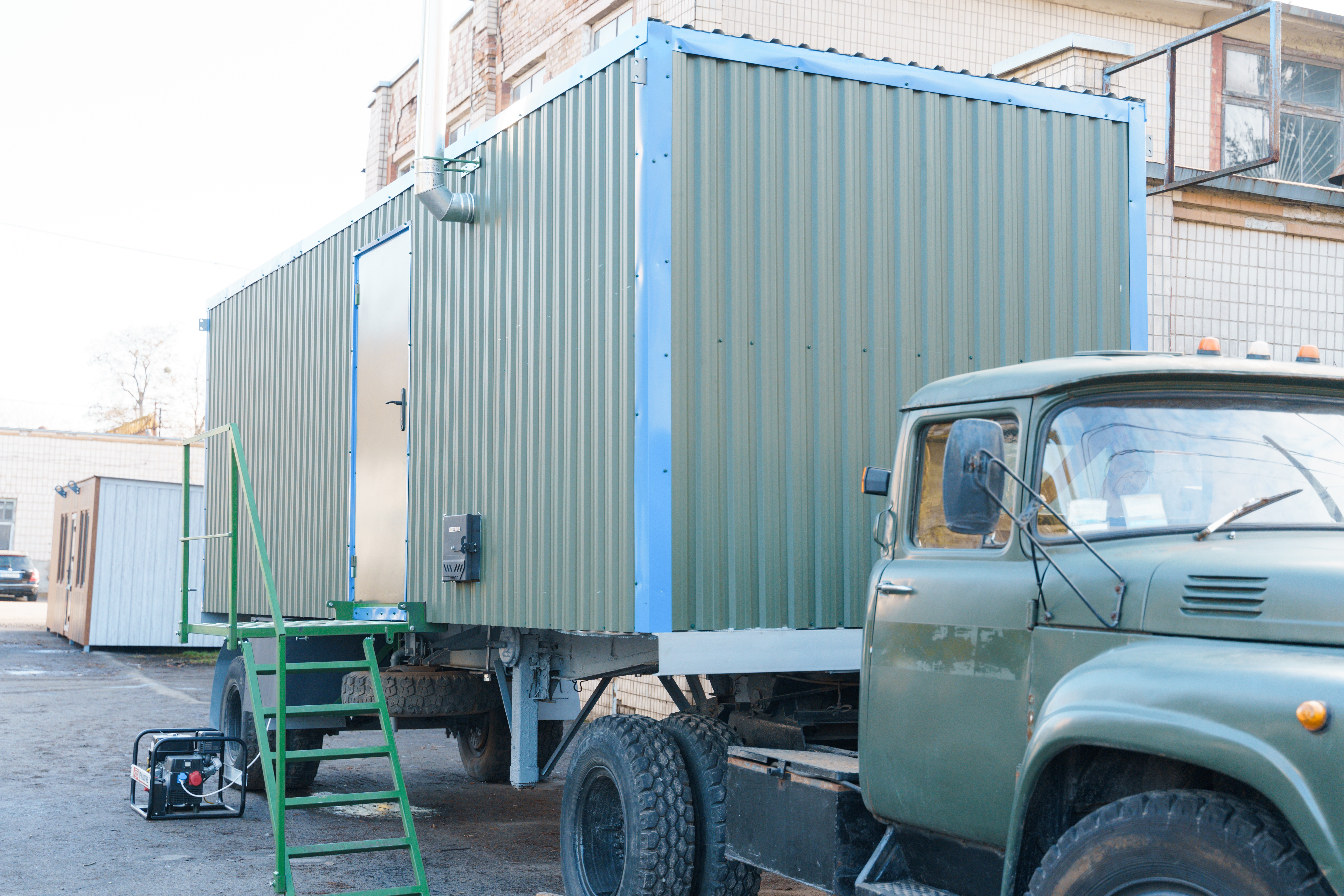 У Вінниці зробили польову лазню і передали її захисникам