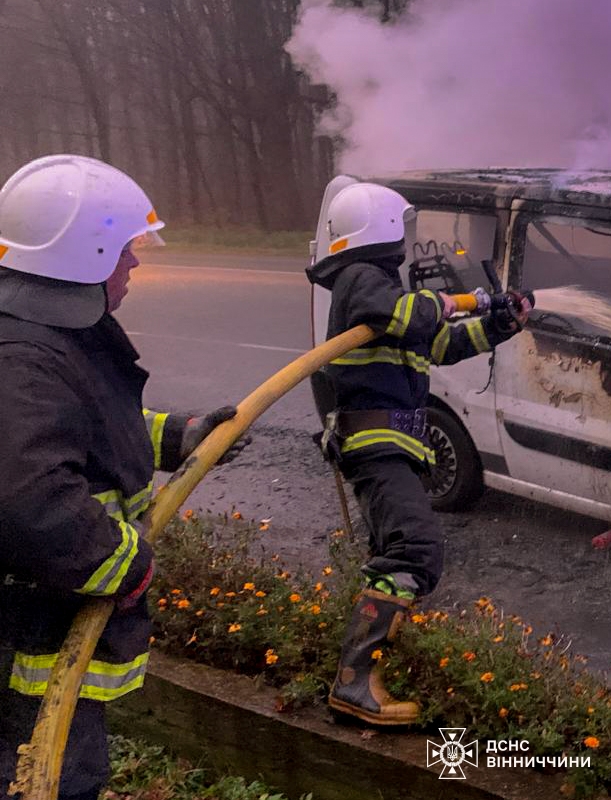 На Вінниччині горіли сонячні батареї на даху приватного будинку