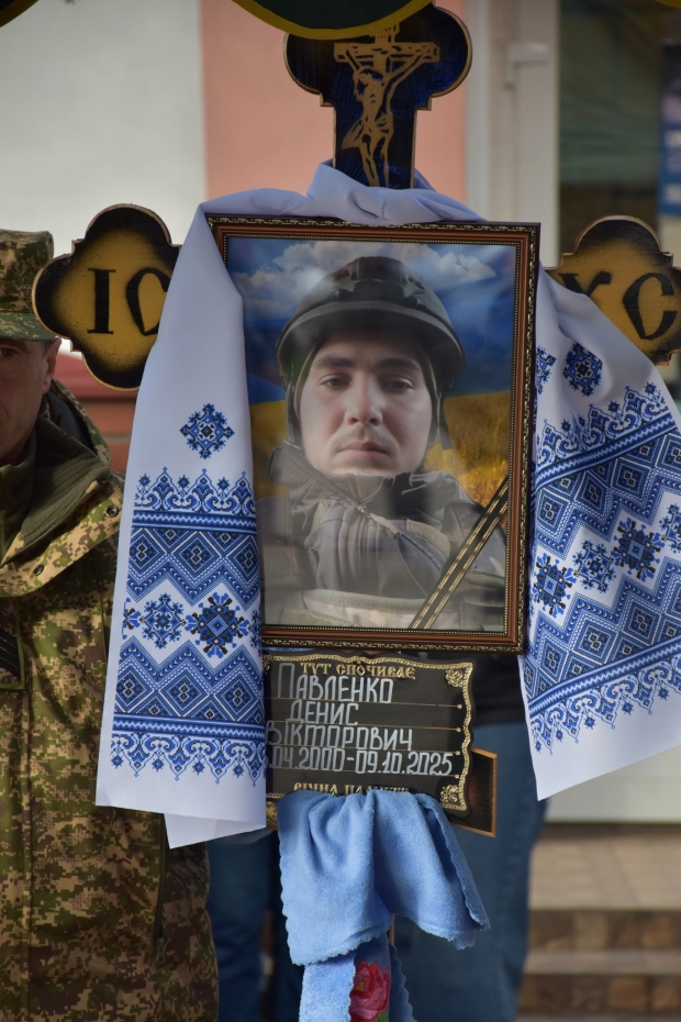 Стрижавська громада провела останньою земною дорогою молодого нацгвардійця