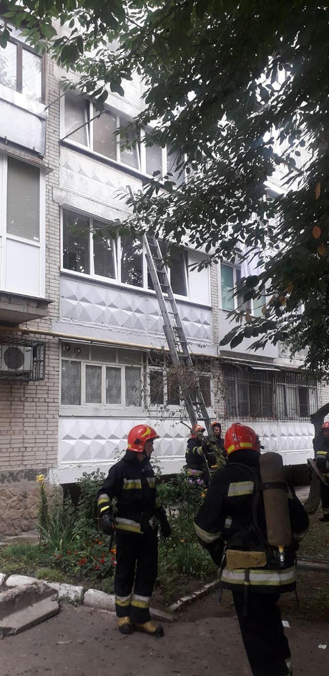 У Вінниці на Хмельницькому шосе загорілась квартира в багатоповерхівці