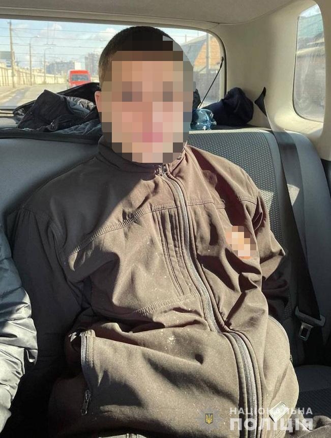 У Вінниці затримали 23-річного хлопця, який викрав автомобіль