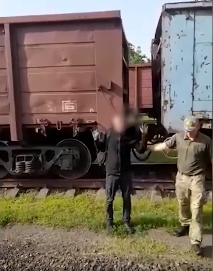 На Вінниччині молодик намагався втекти за кордон у товарному потязі