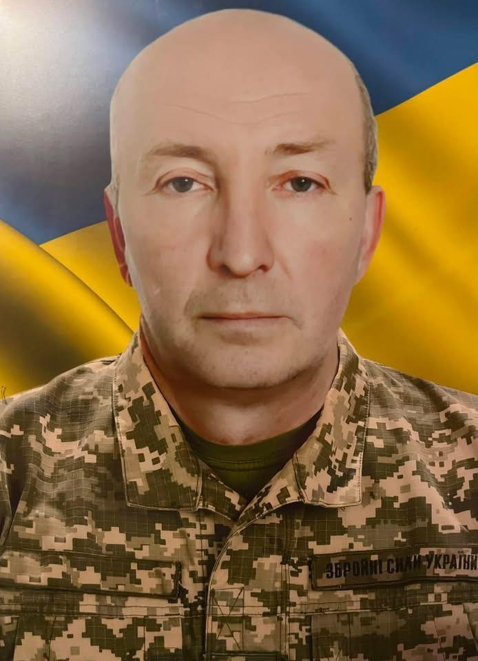 У Гайсинській громаді поховали захисника, який трагічно загинув у ДТП