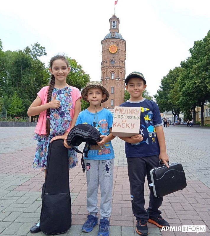 Як маленькі вінницькі музиканти збирали кошти на допомогу захиснику