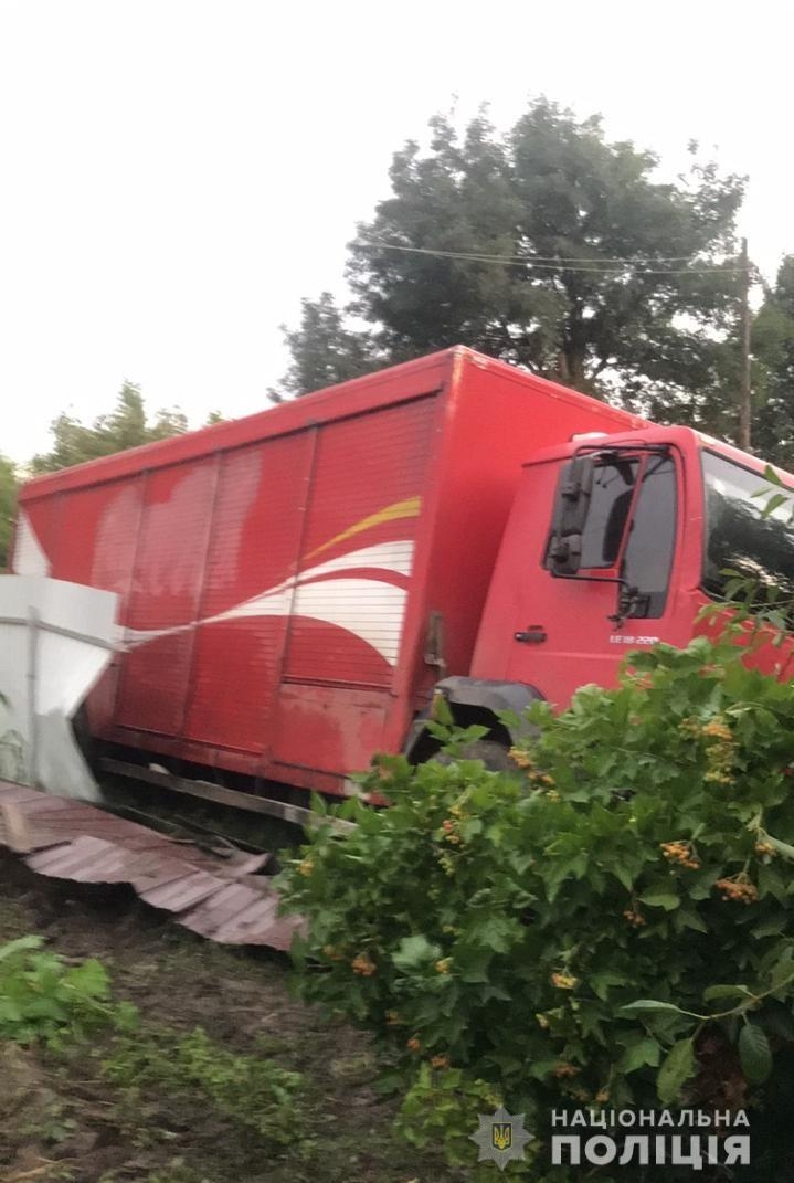 В Гайсинському районі водій вантажівки на смерть збив пішохода